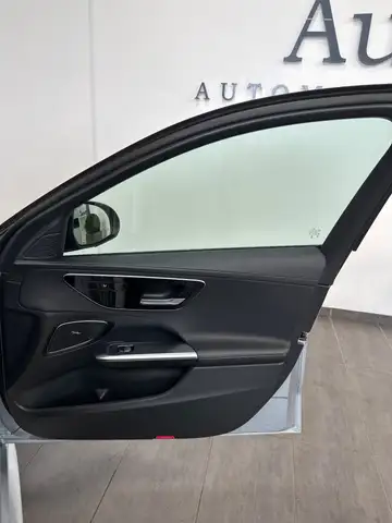 Mercedes-Benz C-Class view 10