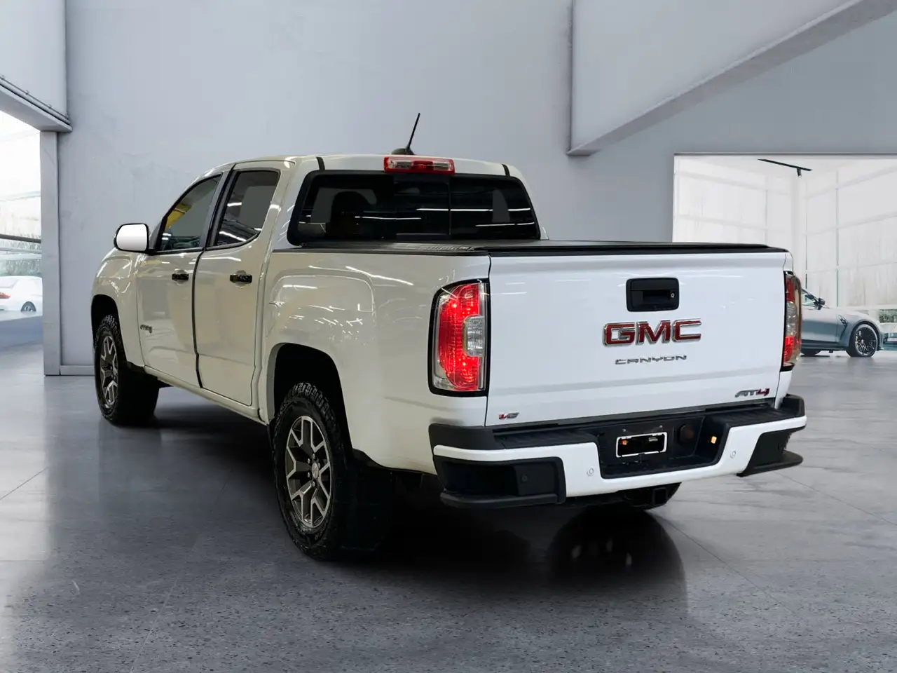 GMC Canyon снимка GMC Canyon