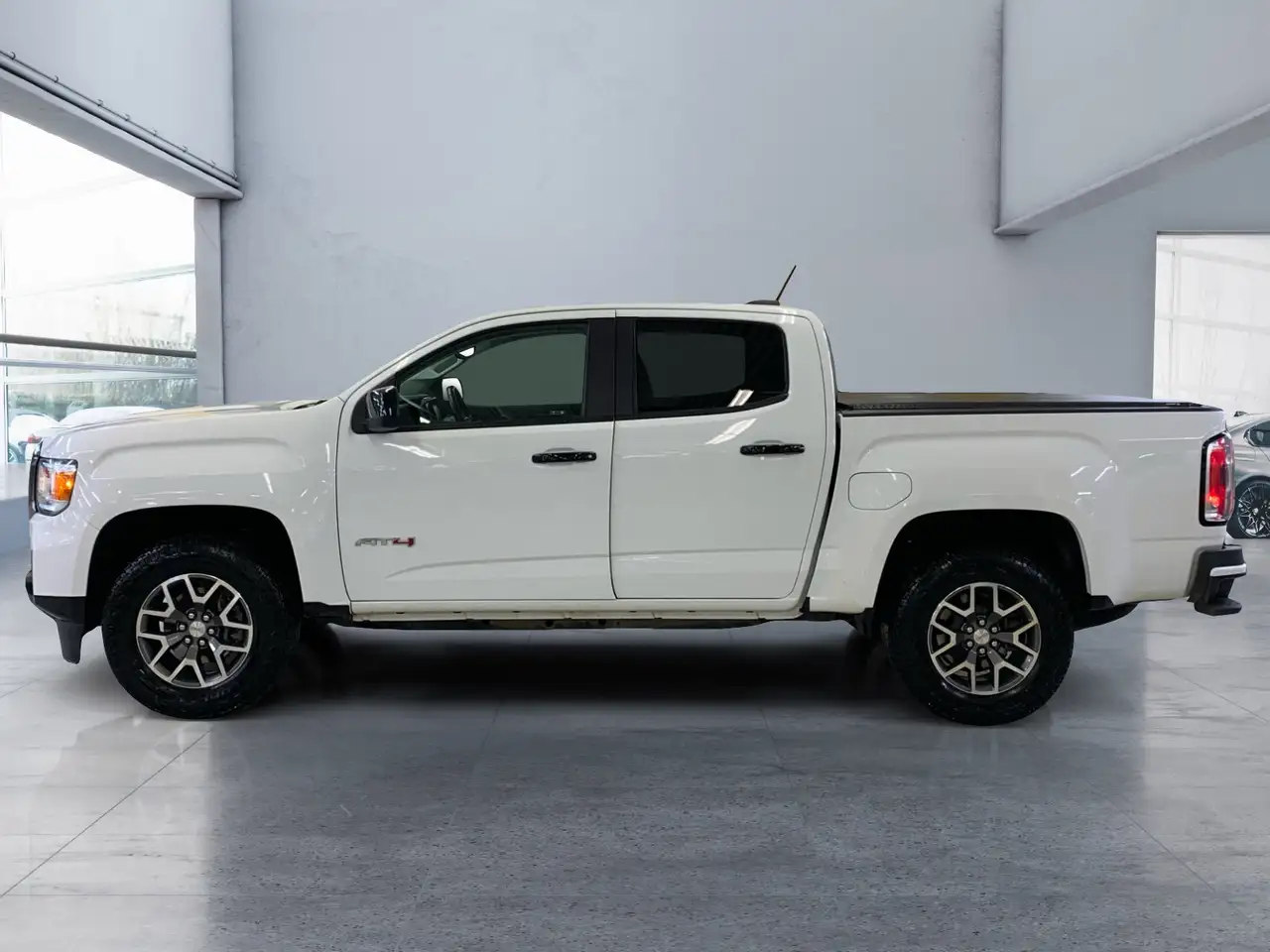 GMC Canyon снимка GMC Canyon