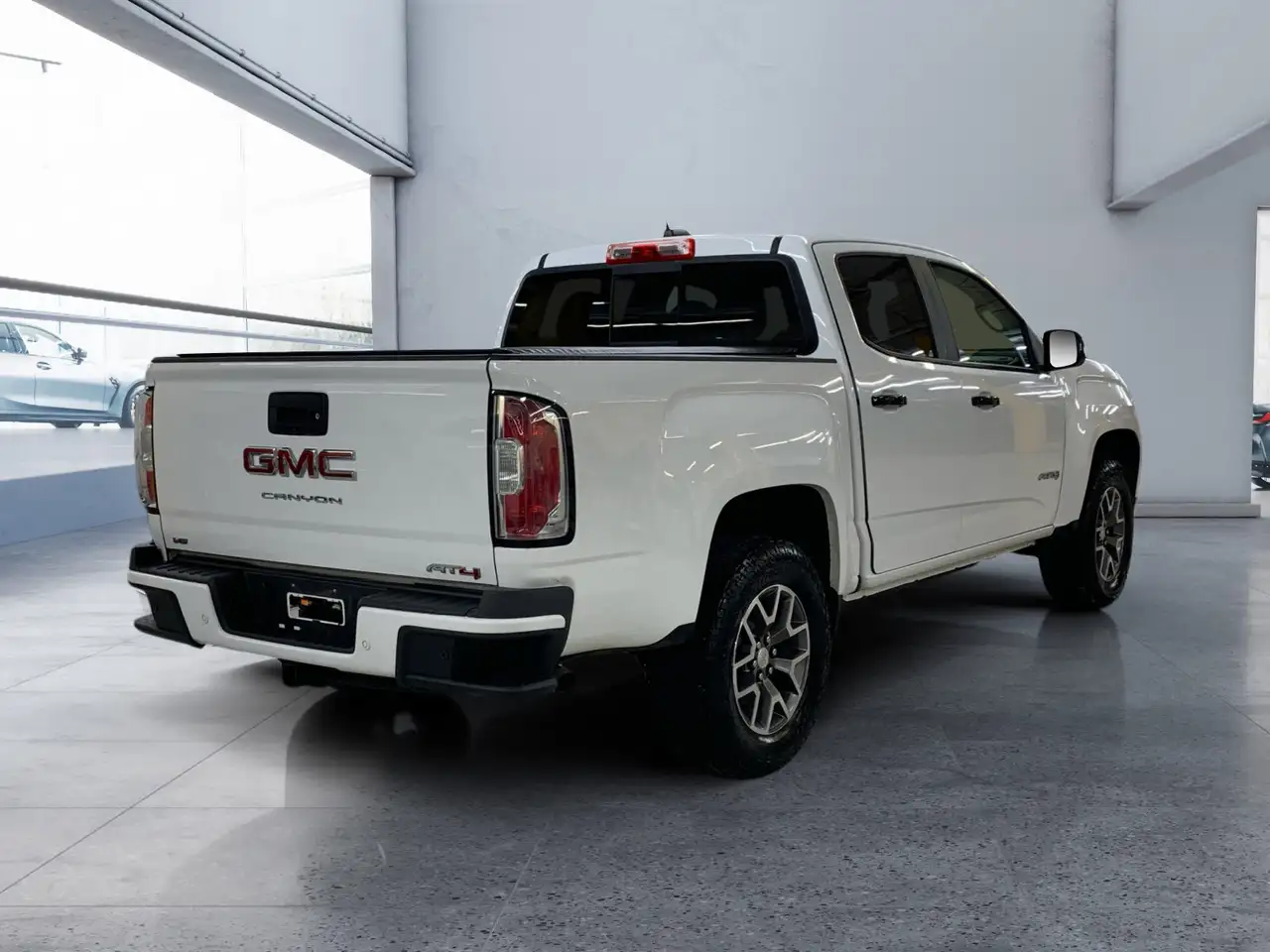 GMC Canyon снимка GMC Canyon