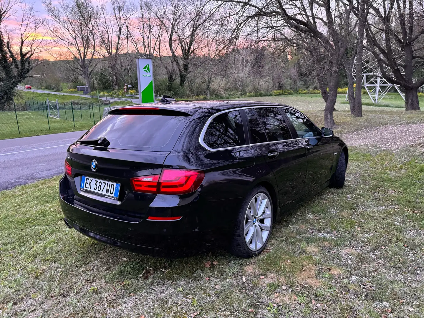 BMW 530 530d Touring xdrive Business auto Fekete - 2