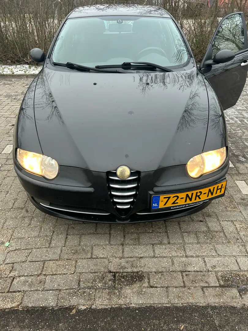 Alfa Romeo 147 1.6 Tspark Schwarz - 1