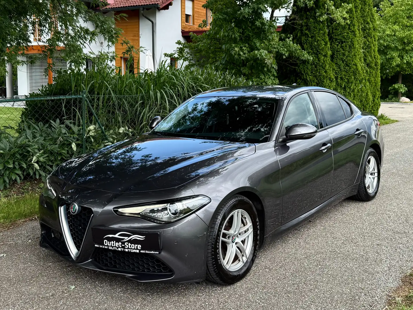 Alfa Romeo Giulia Super 2,2 JTDM Aut.*1.Besitz*Navi*Leder*R-Kamera* Сірий - 1