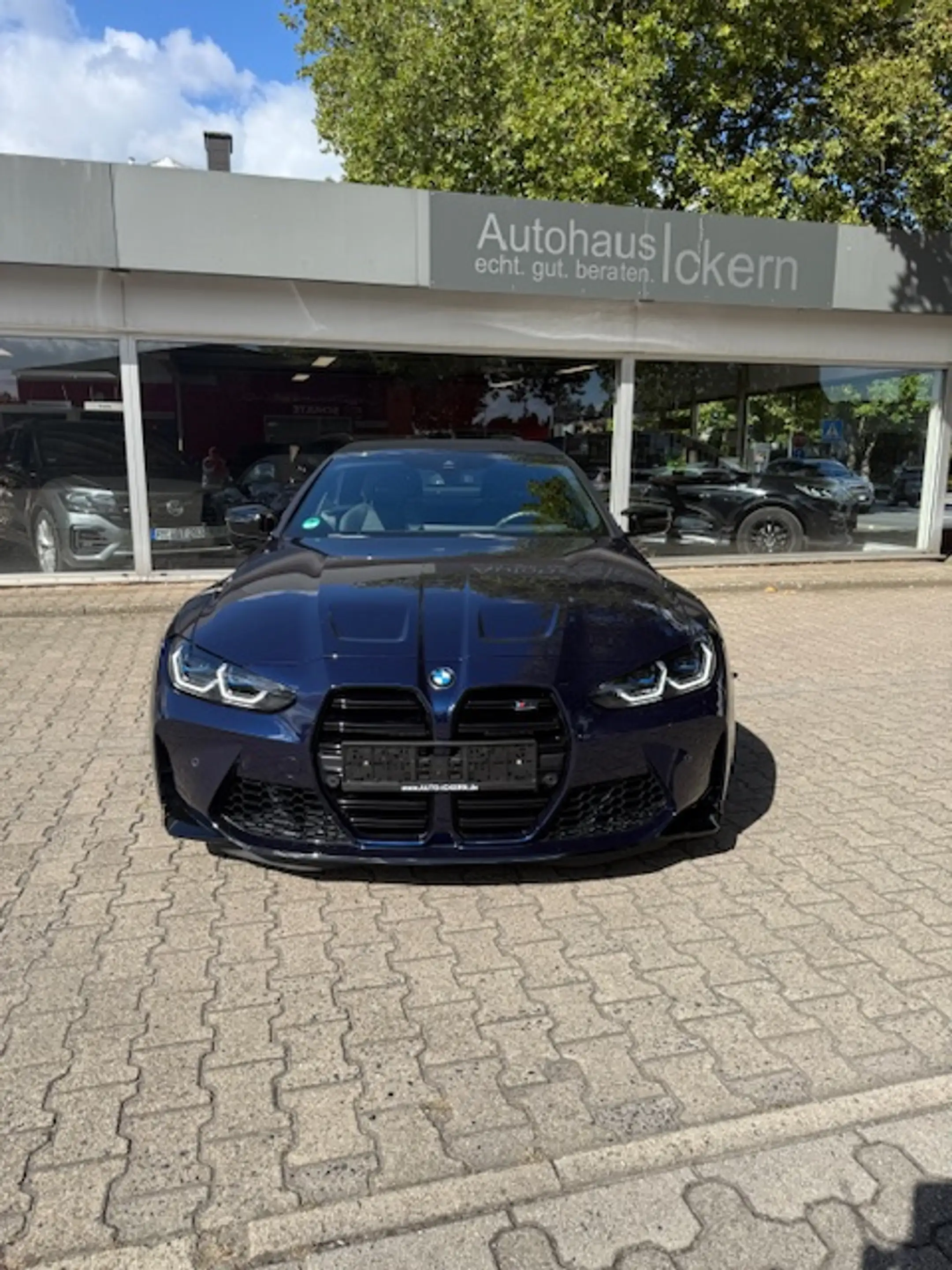 BMW M4 xDrive Competition — photo 8