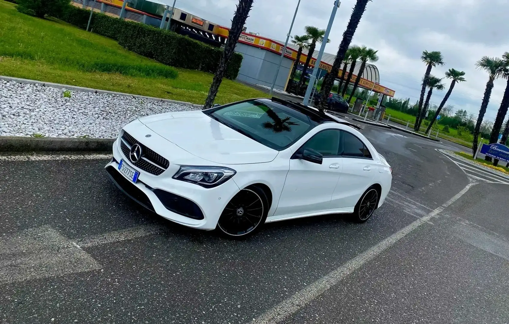 Mercedes-Benz 200 allestimento AMG premium, cambio automatico, tet Blanco - 1