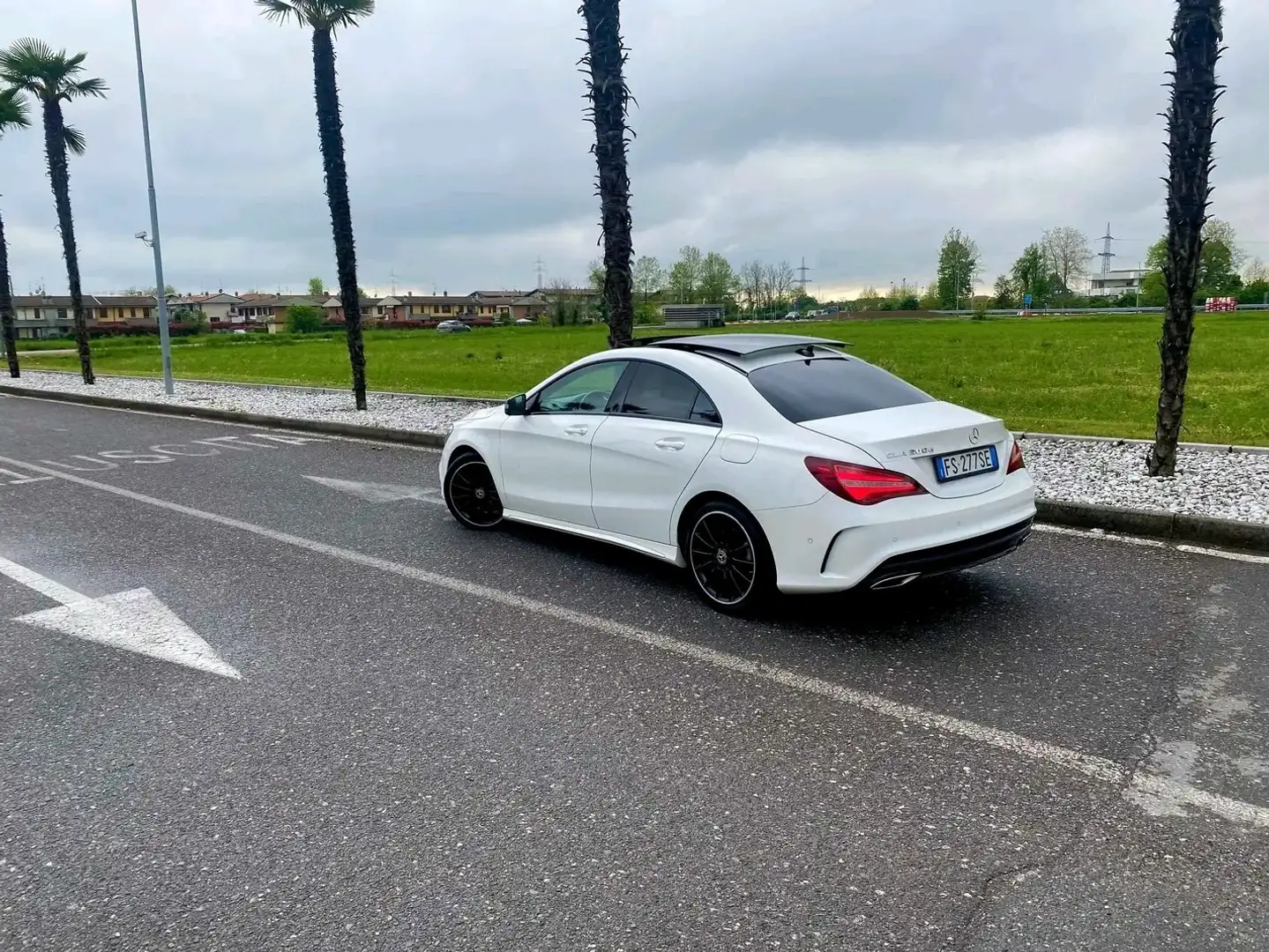 Mercedes-Benz 200 allestimento AMG premium,  cambio automatico,  tet Blanco - 2
