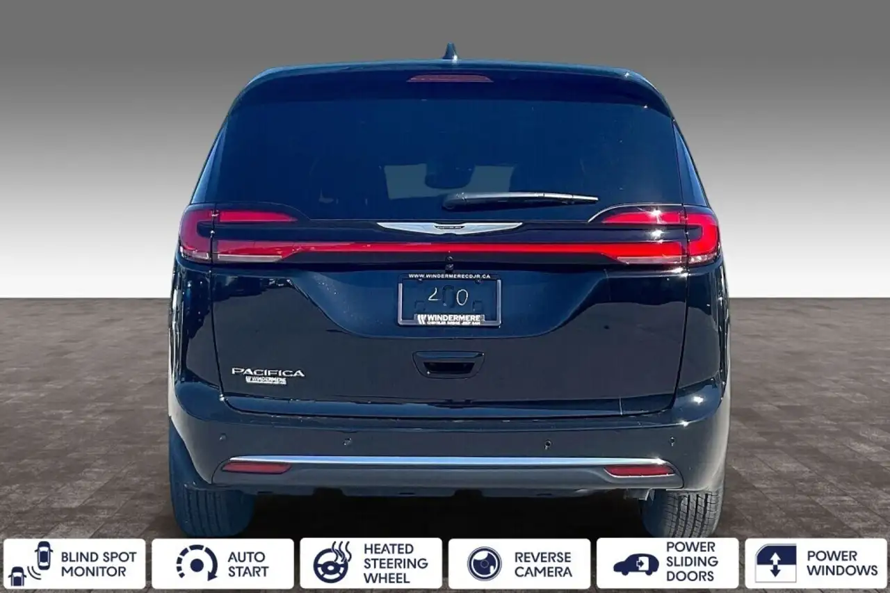 Chrysler Pacifica photo Chrysler Pacifica