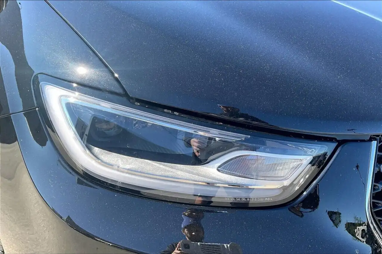 Chrysler Pacifica photo Chrysler Pacifica