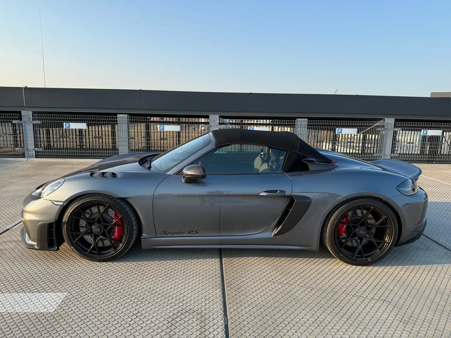 Porsche 718 Spyder 718 Spyder RS Weissach-Paket Gris - 2