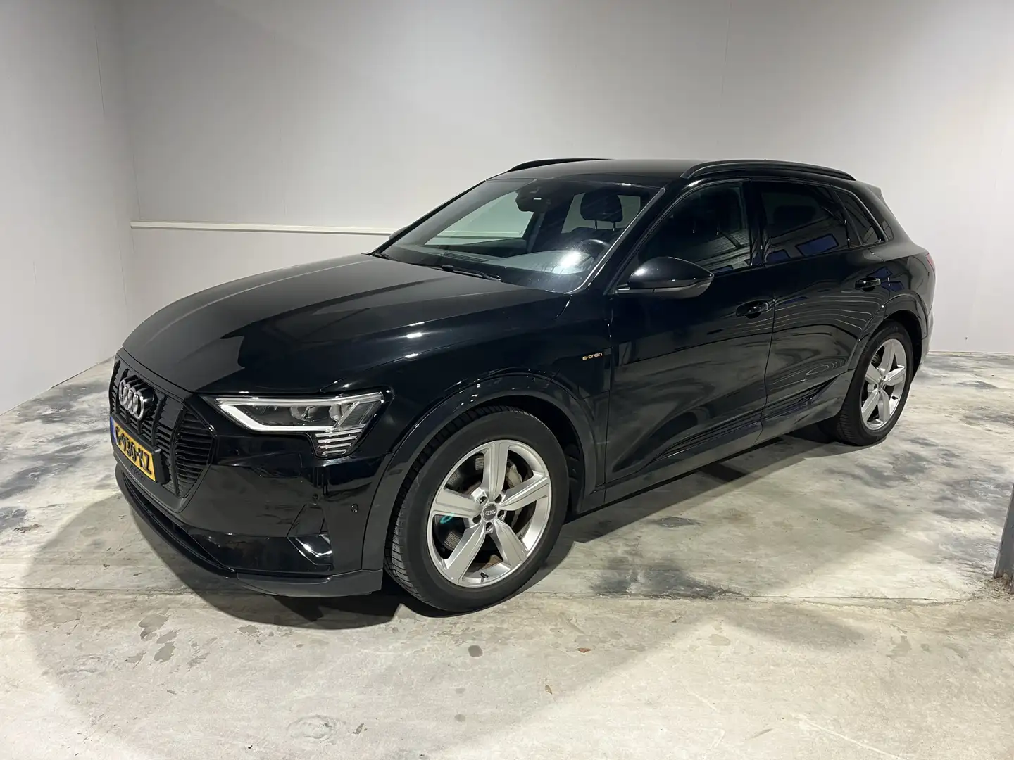 Audi e-tron Audi e-tron 55 Quattro Audi e-tron 55 Quattro| FUL Zwart - 1