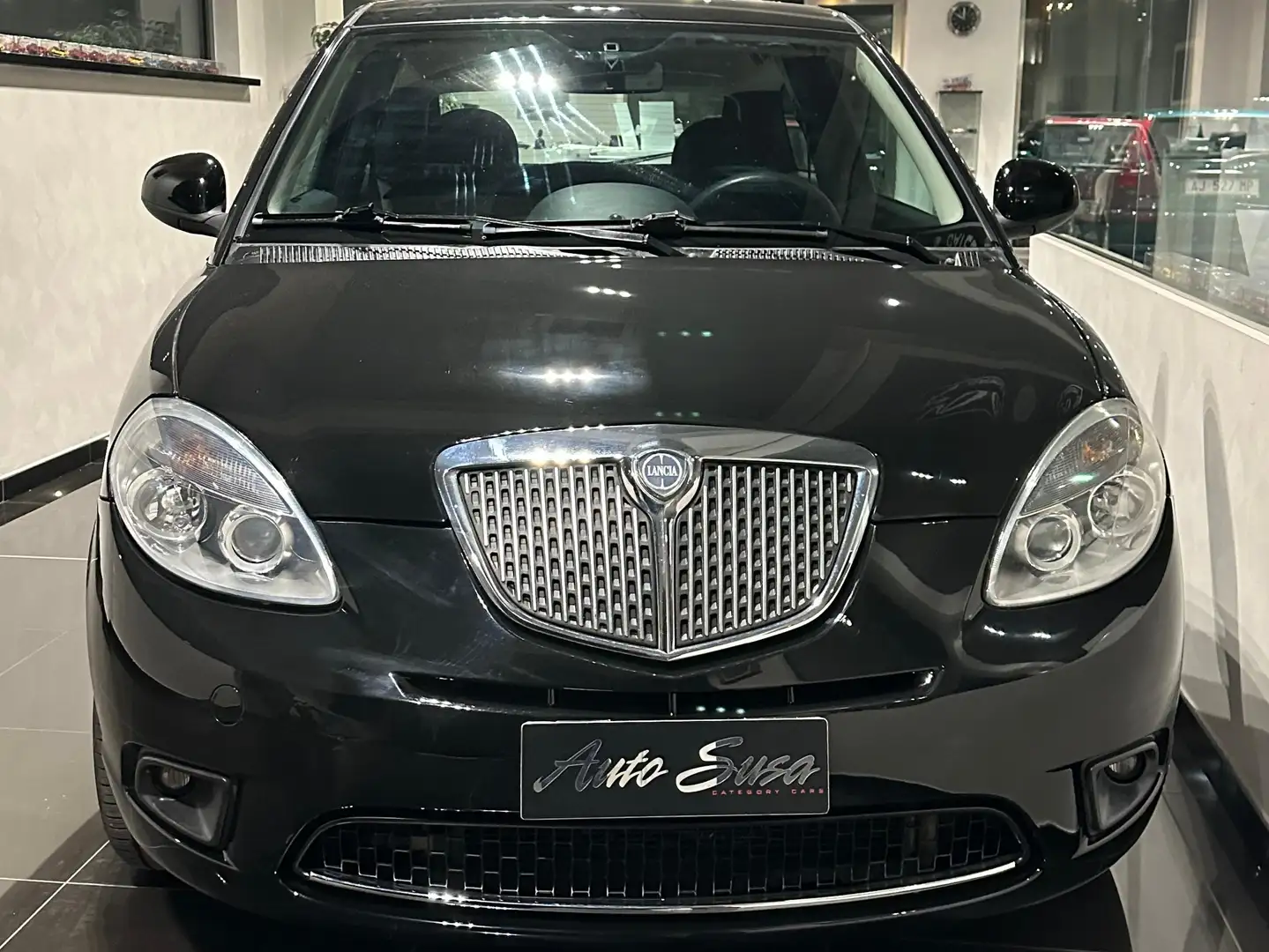 Lancia Ypsilon Ypsilon II 1.4 8v Diva ecochic Gpl UNICOPROP Nero - 2