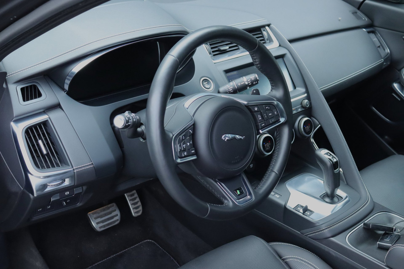 Jaguar E-Pace 2.0 P250 AWD R-Dynamic HSE / Headup / Pano — photo 10