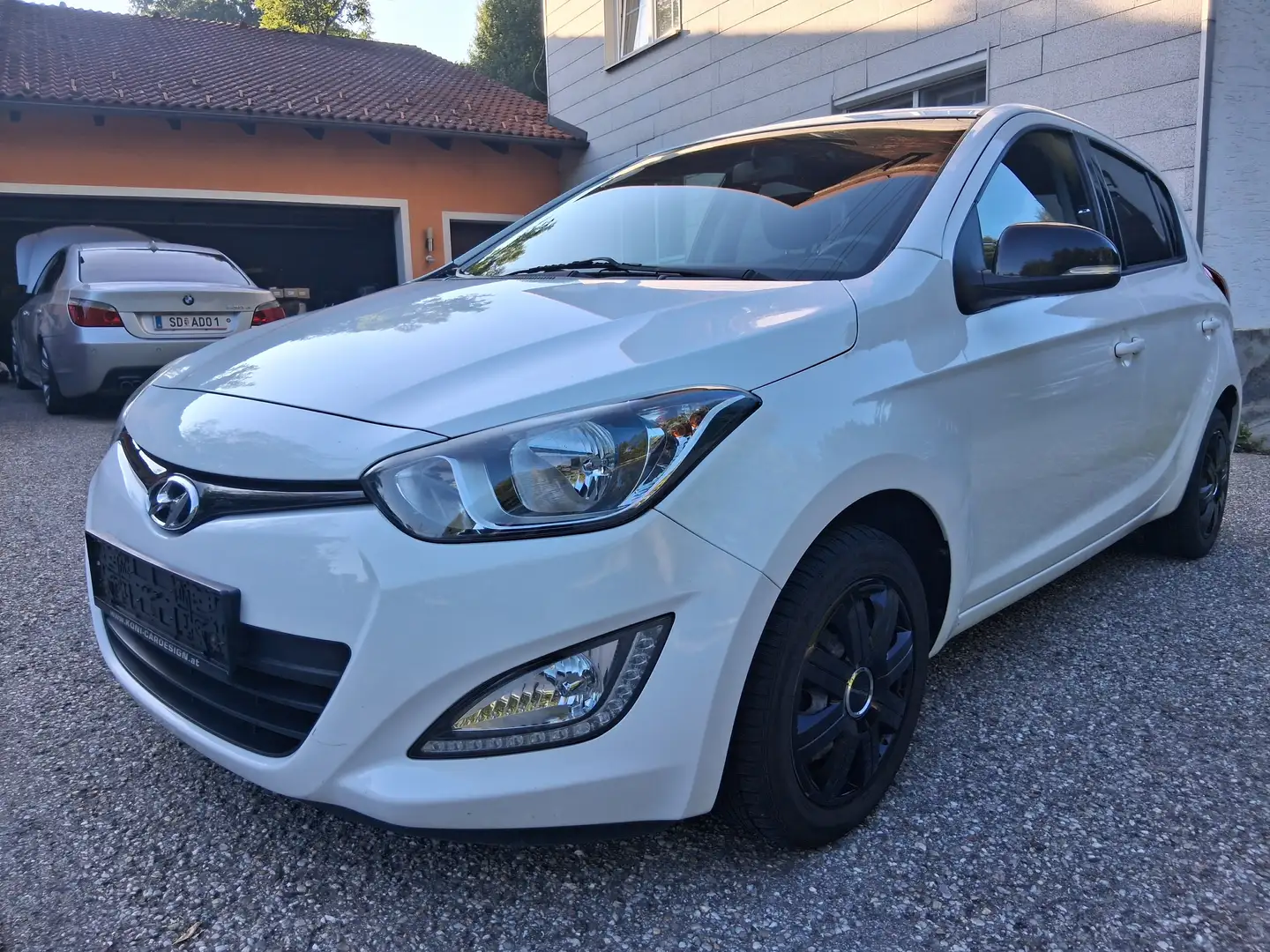 Hyundai i20 i20 1,25 Life Life Weiß - 1