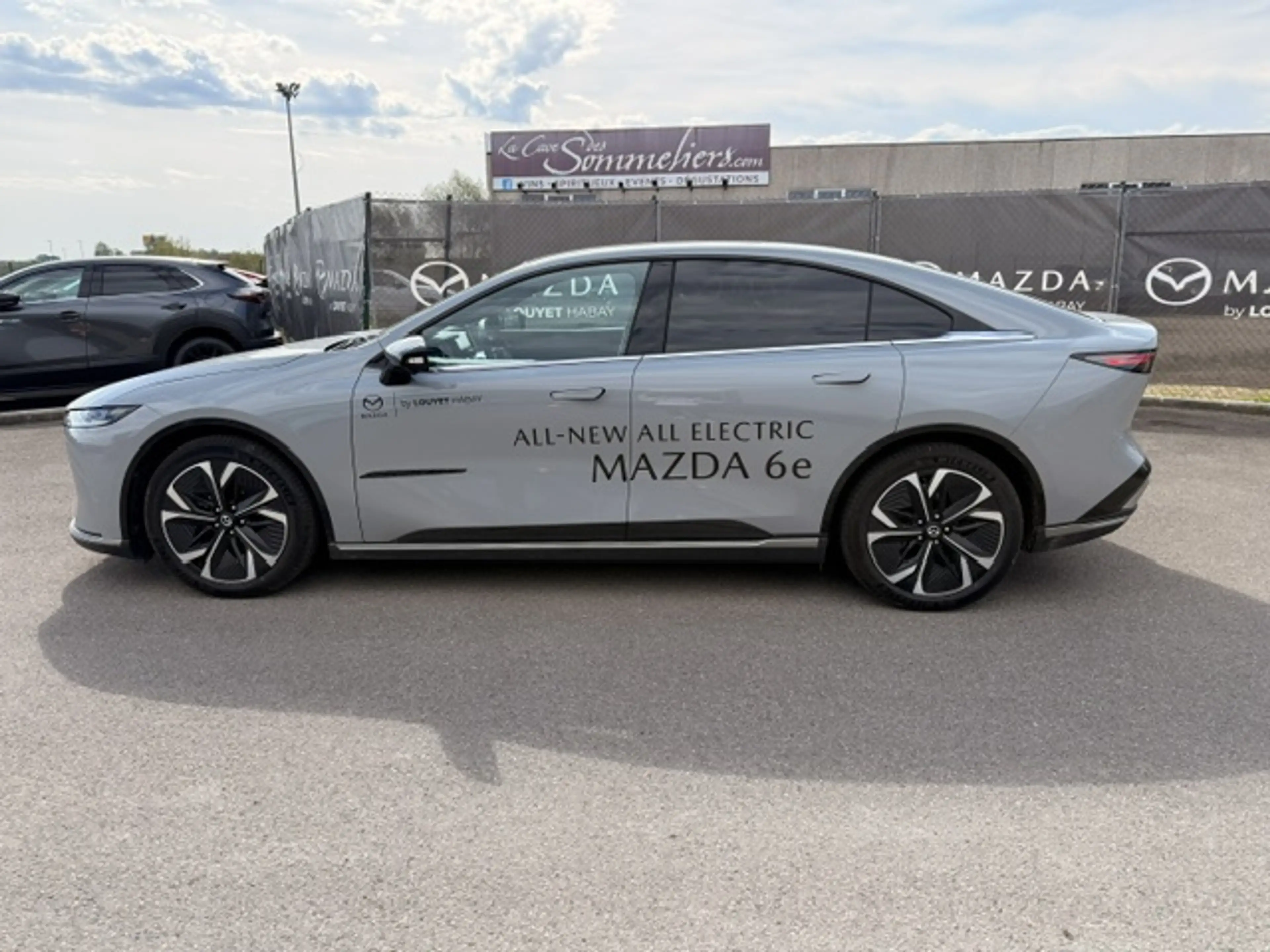 Mazda 6e 6e 68.8 kWh Takumi — photo 4