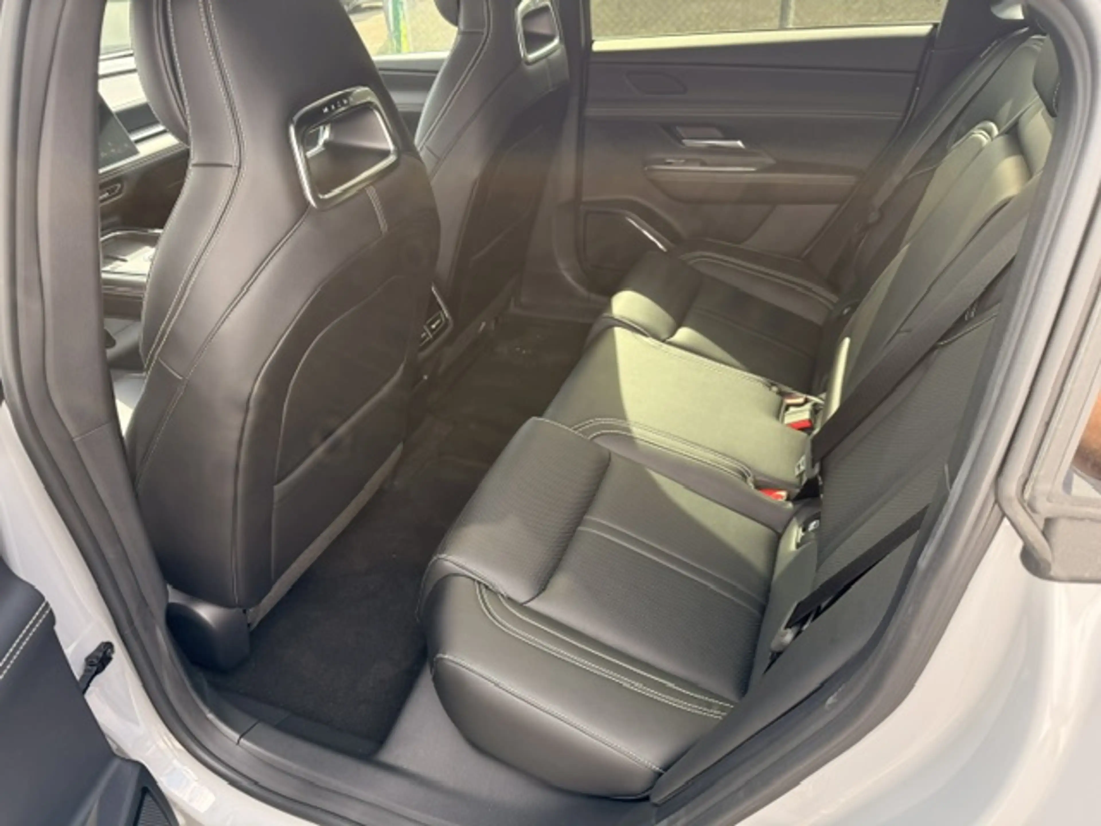 Mazda 6e 6e 68.8 kWh Takumi — photo 7
