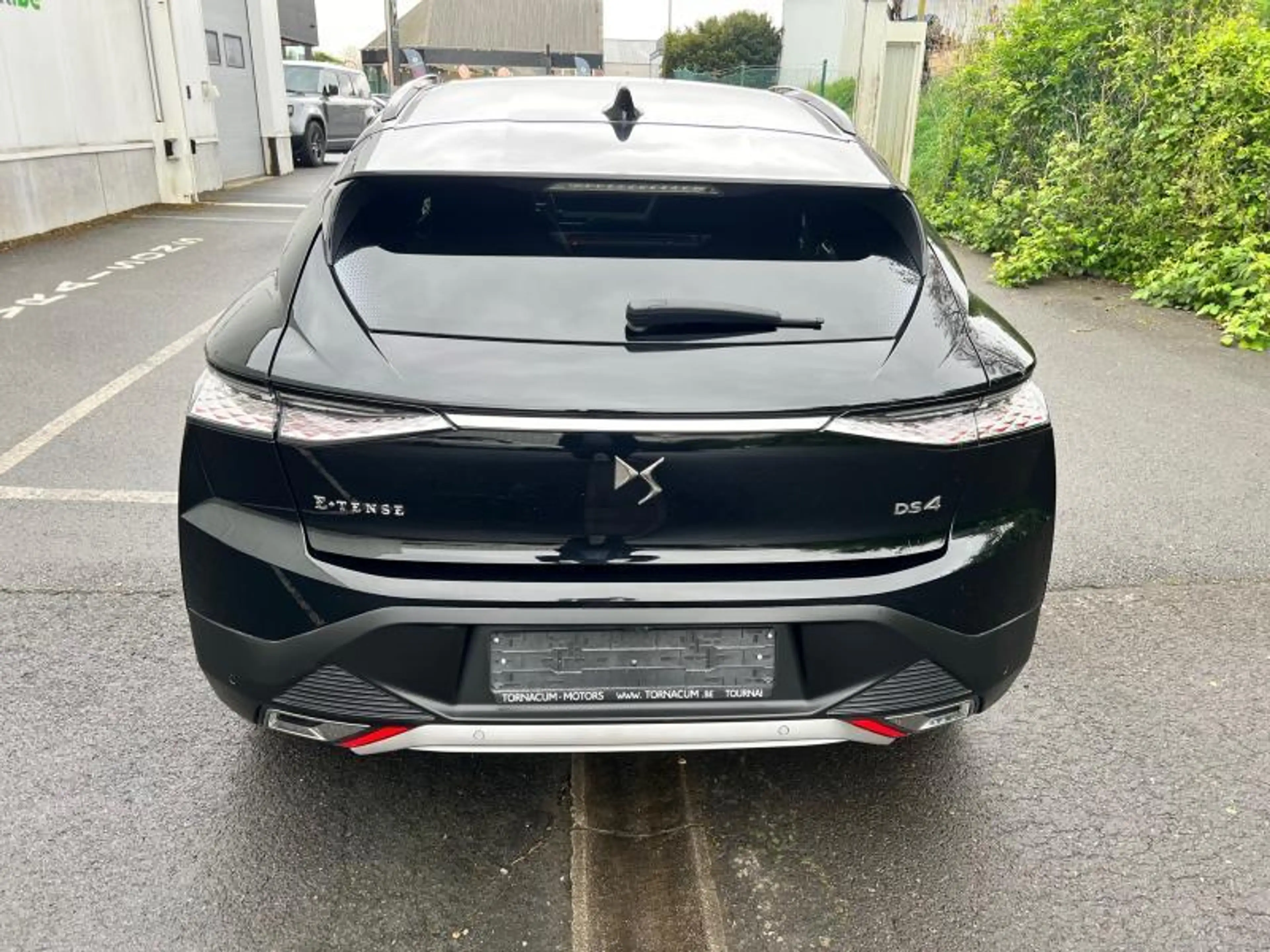 DS Automobiles DS 4 CROSS RIVOLI E-TENSE 225 — photo 4