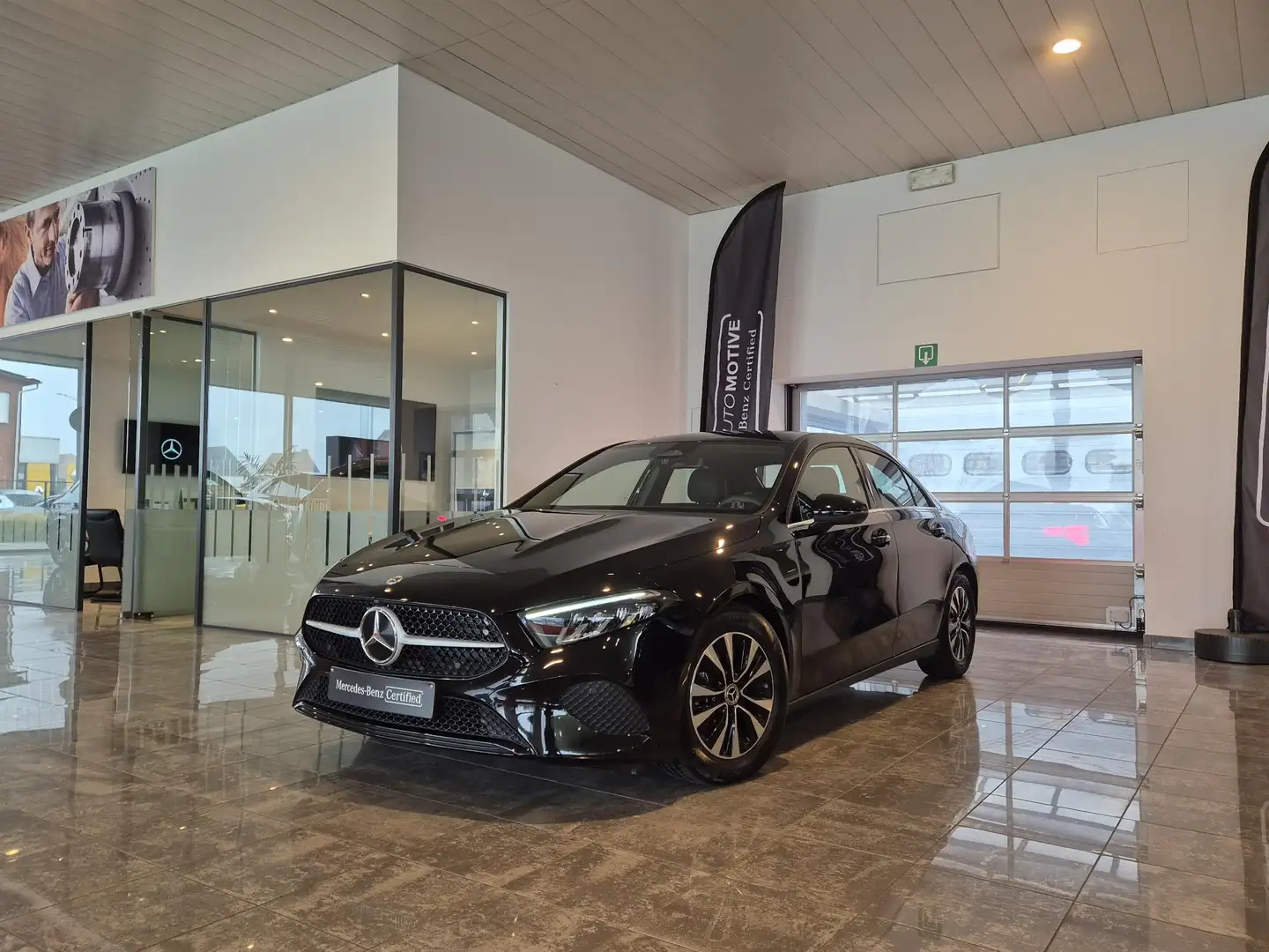 Mercedes-Benz A 180 D Berline Business Line | Verwarmde Zetels | Smart Zwart - 2