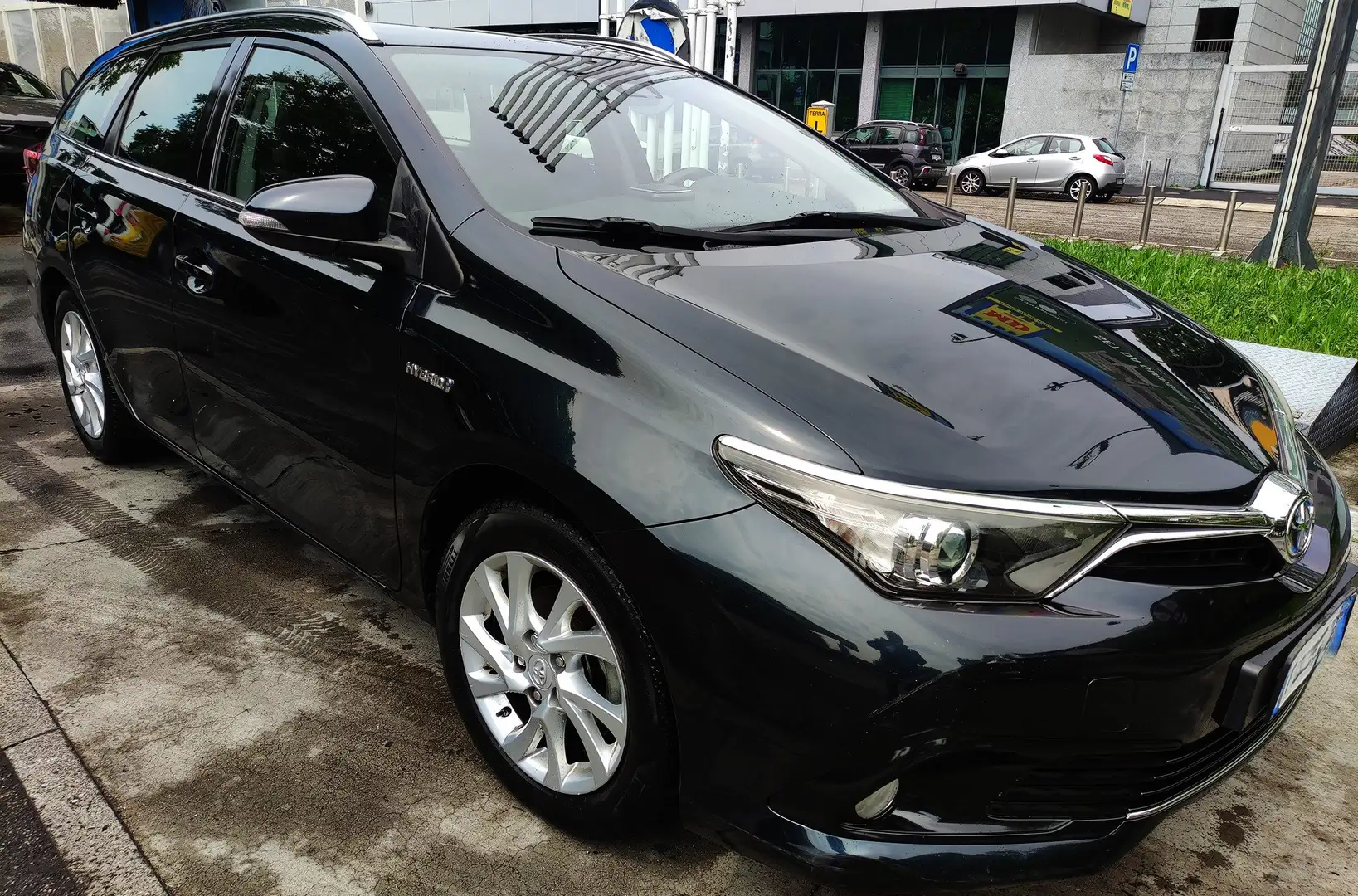 Toyota Auris Auris Touring Sports 1.8h Active cvt Blu/Azzurro - 1