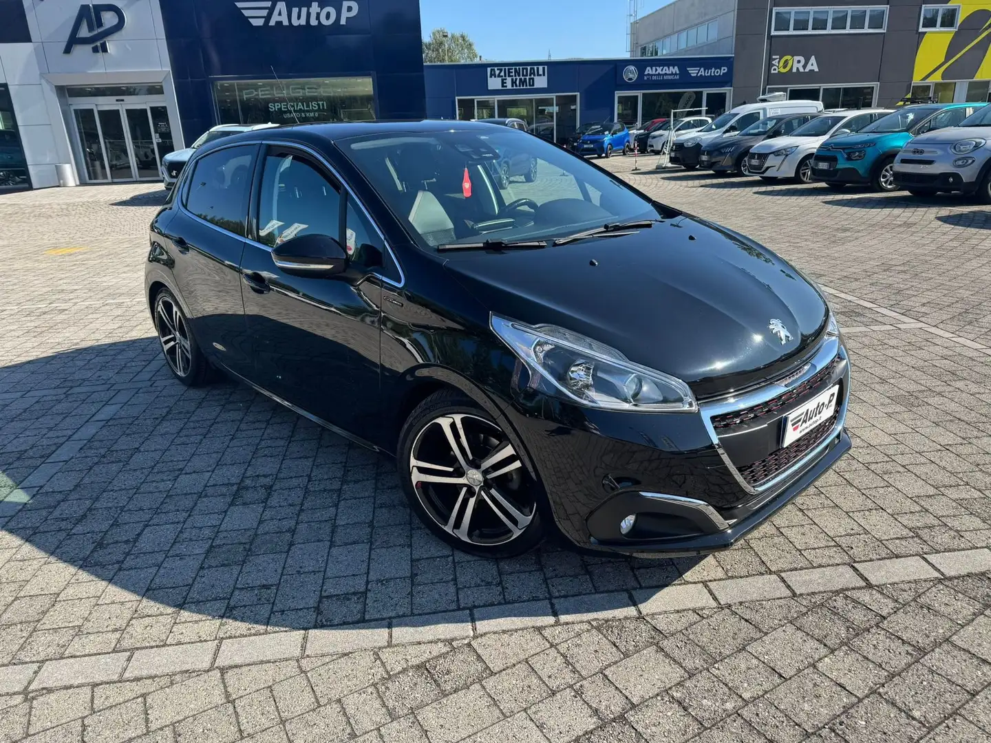 Peugeot 208 BlueHDi 120 S&S 5 porte GT Line Negro - 1
