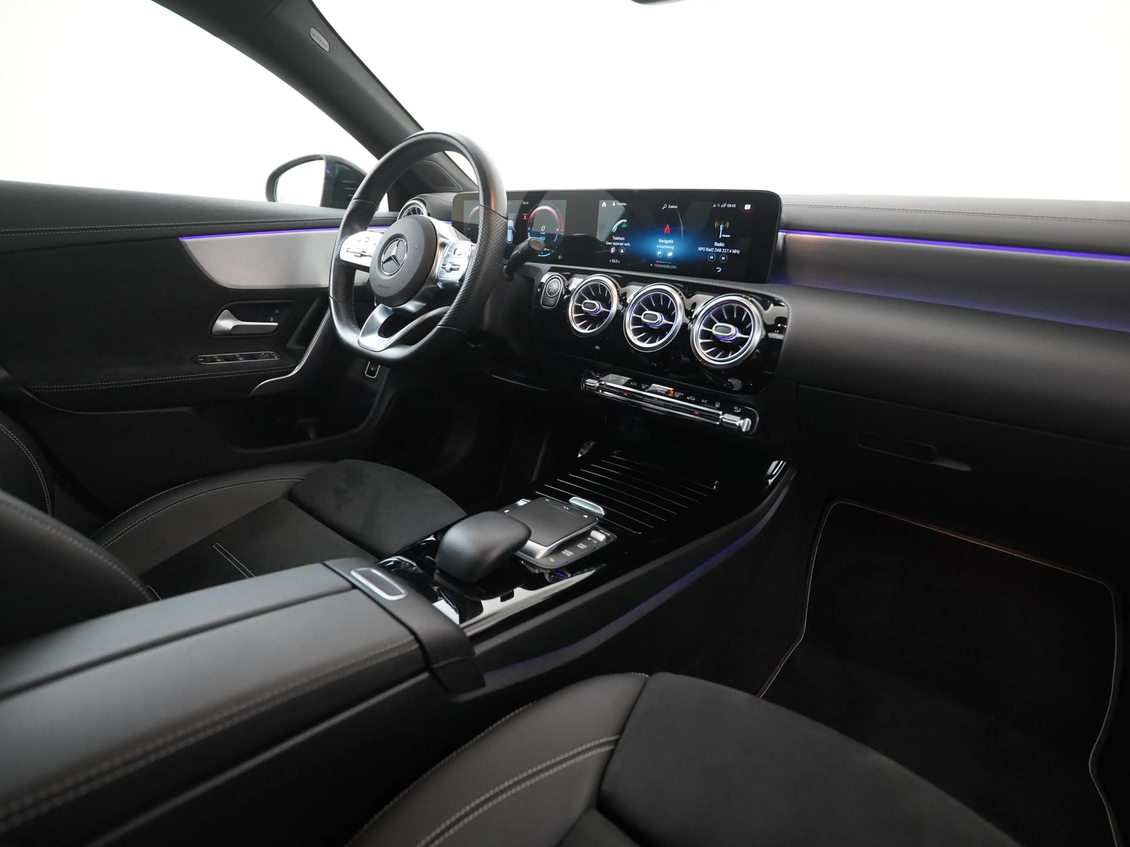 Mercedes-Benz CLA 250 250e AMG Night | Panoramadak | Multibeam LED | Wid — photo 2