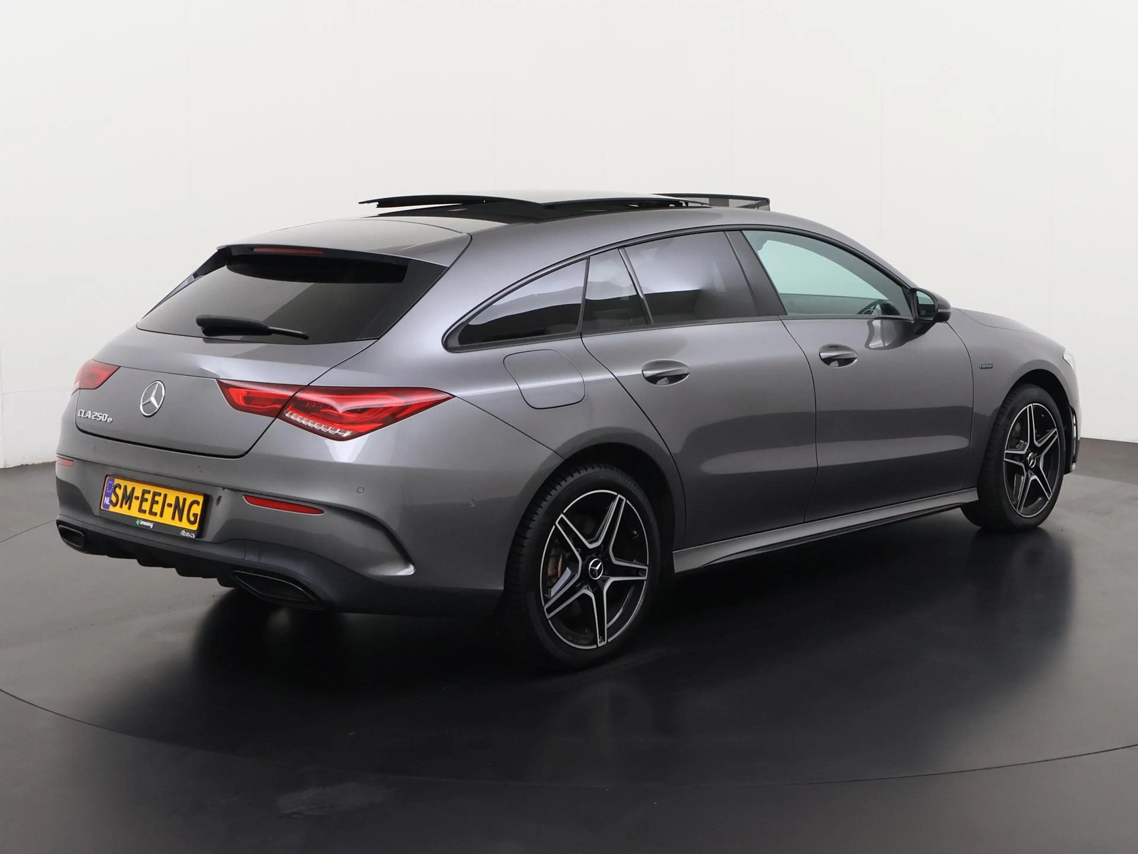 Mercedes-Benz CLA 250 250e AMG Night | Panoramadak | Multibeam LED | Wid — photo 4