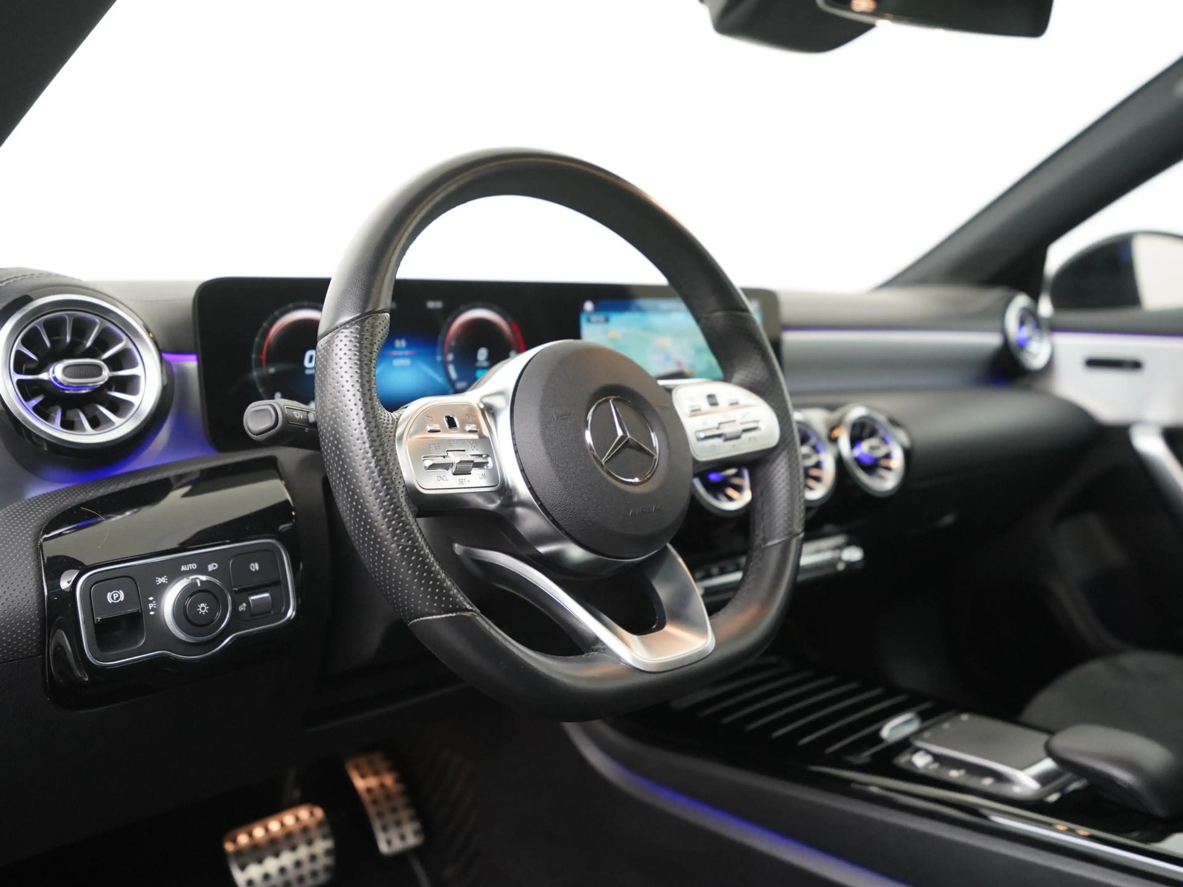 Mercedes-Benz CLA 250 250e AMG Night | Panoramadak | Multibeam LED | Wid — photo 44
