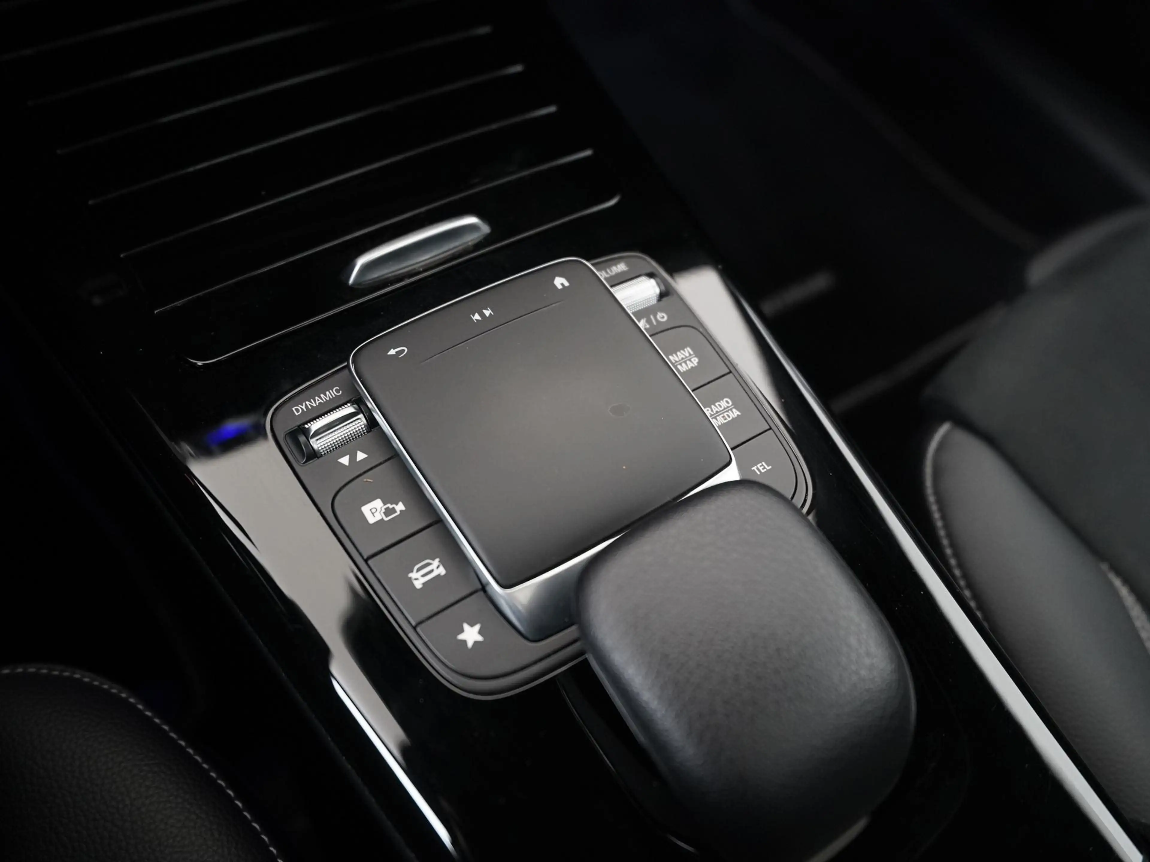 Mercedes-Benz CLA 250 250e AMG Night | Panoramadak | Multibeam LED | Wid — photo 13