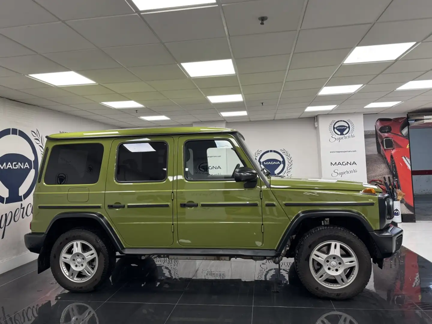 Mercedes-Benz G 500 4Matic 9G-Tronic Verde - 2