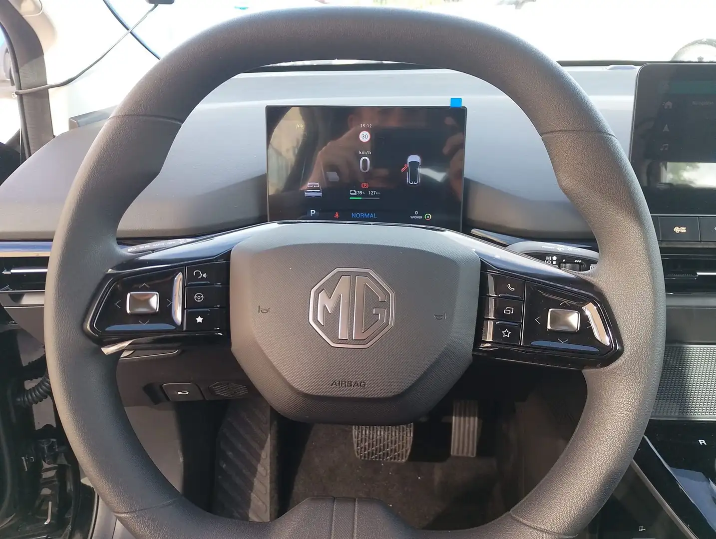 MG MG4 Luxury 64 KWh Nero - 2