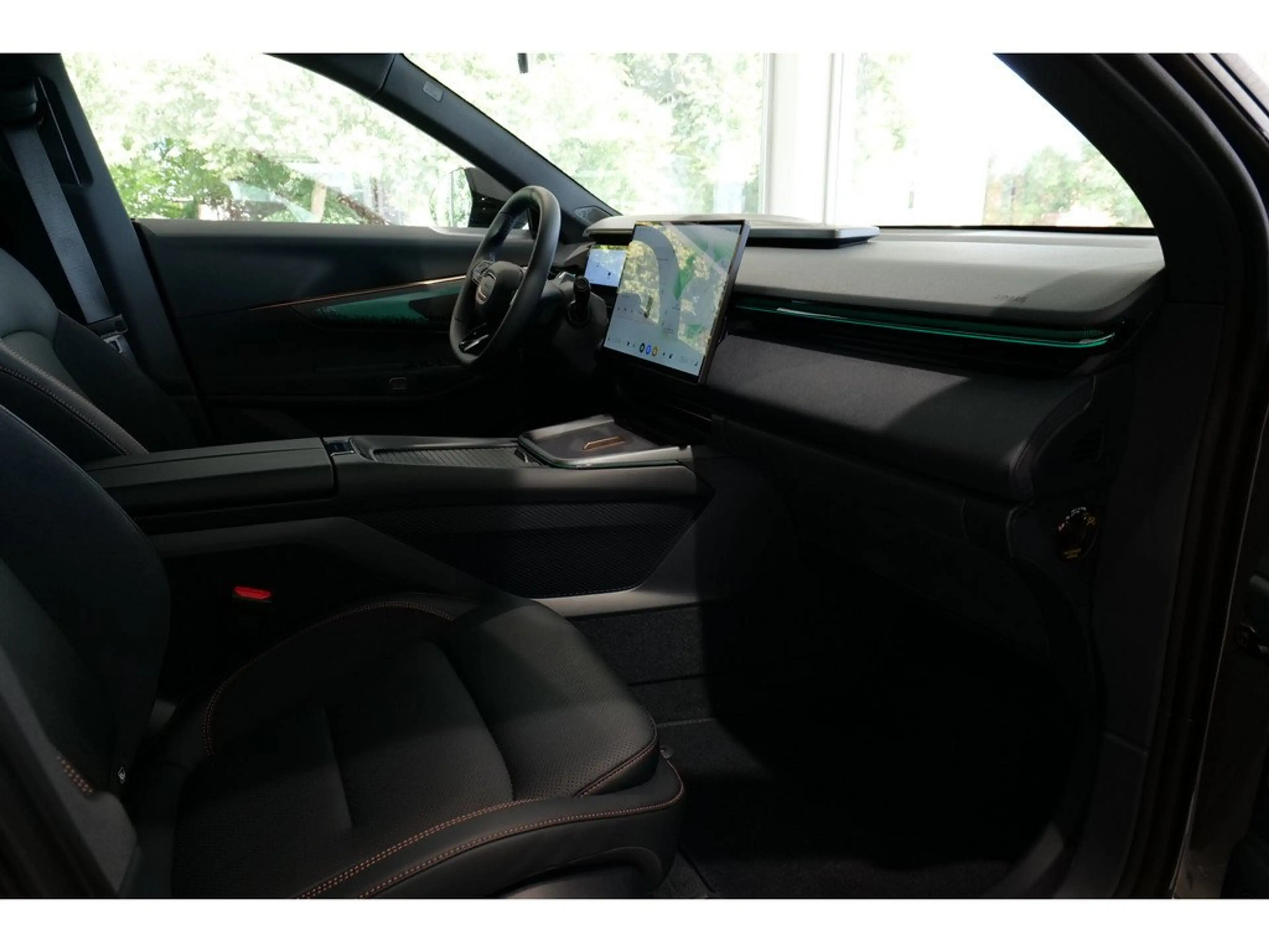 Lynk & Co 08 1.5 T PHEV 257 kW More AKTIVSITZE LED PANO — photo 14