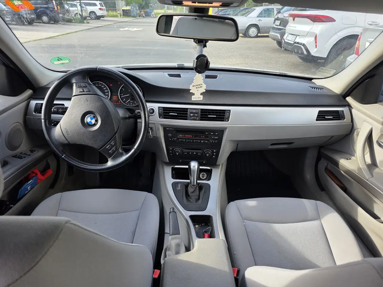 BMW 318i, foto 9
