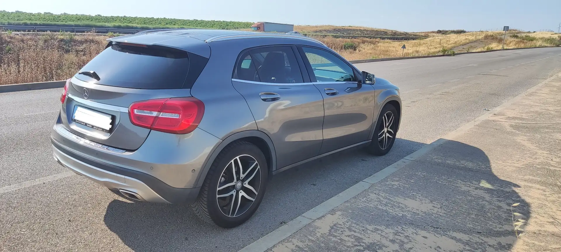 Mercedes-Benz GLA 200 200d AMG Line 7G-DCT - 2