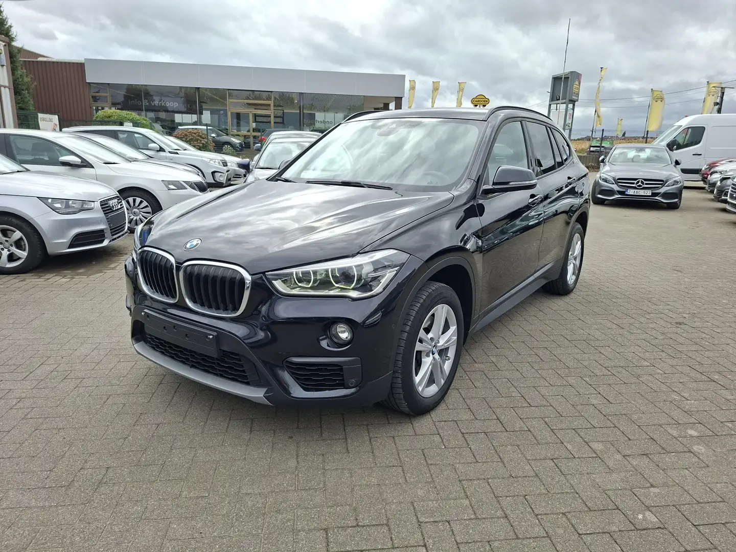 BMW X1 X1 sDrive20i Aut. Advantage Noir - 1
