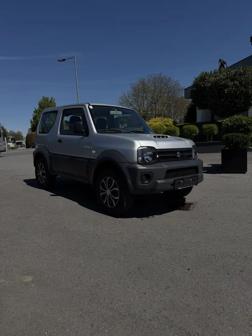Suzuki Jimny FJ Allrad Grau - 1