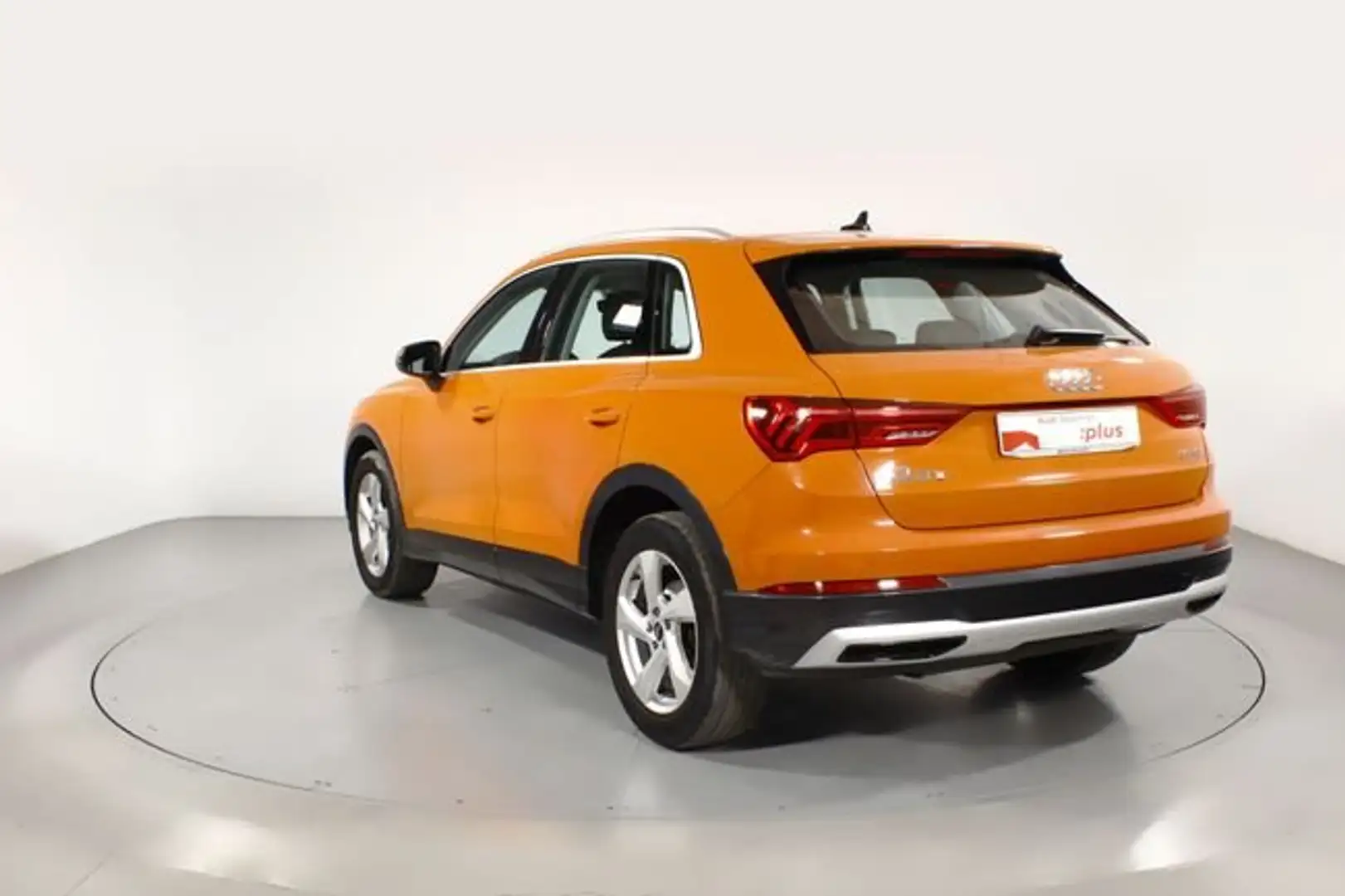 Audi Q3 35 TDI Advanced S tronic 110kW Naranja - 2