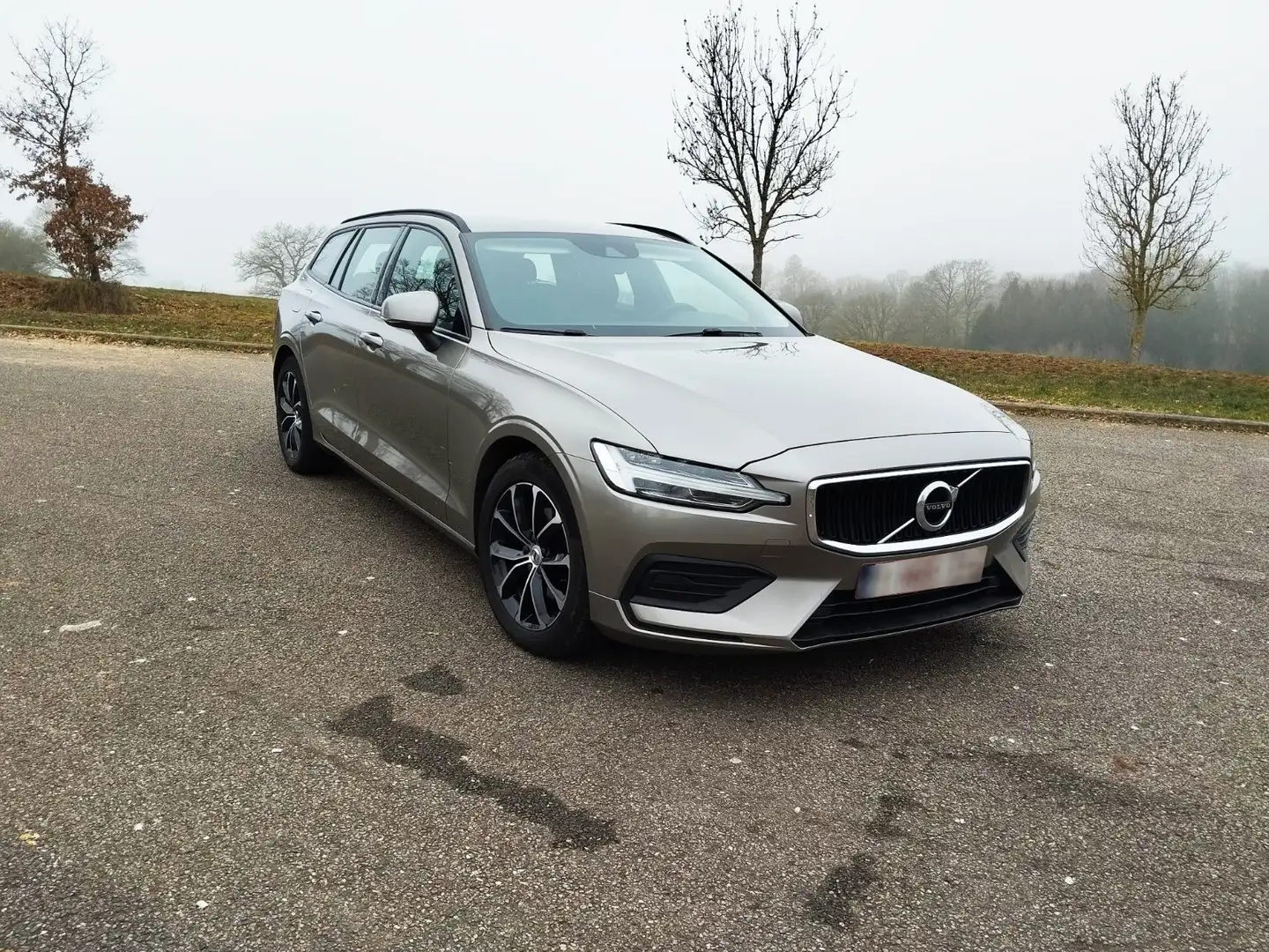 Volvo V60 D3 150 ch Geartronic 8 Momentum Bronce - 1