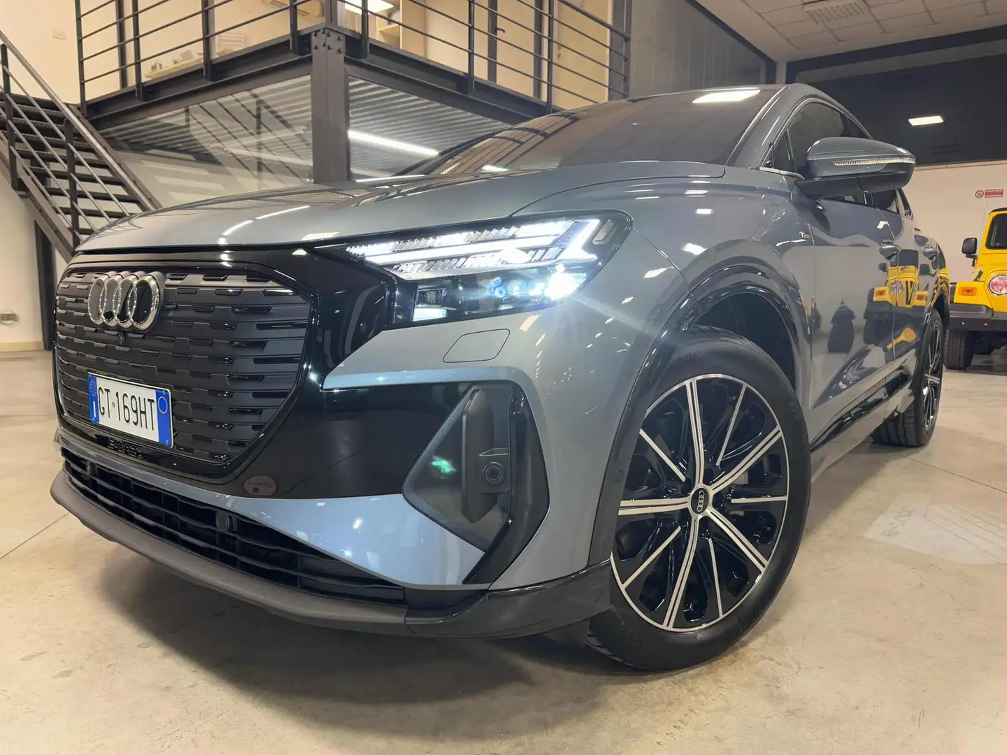 Audi Q4 e-tron Q4 SPB 40 e-tron S line edition Gris - 1