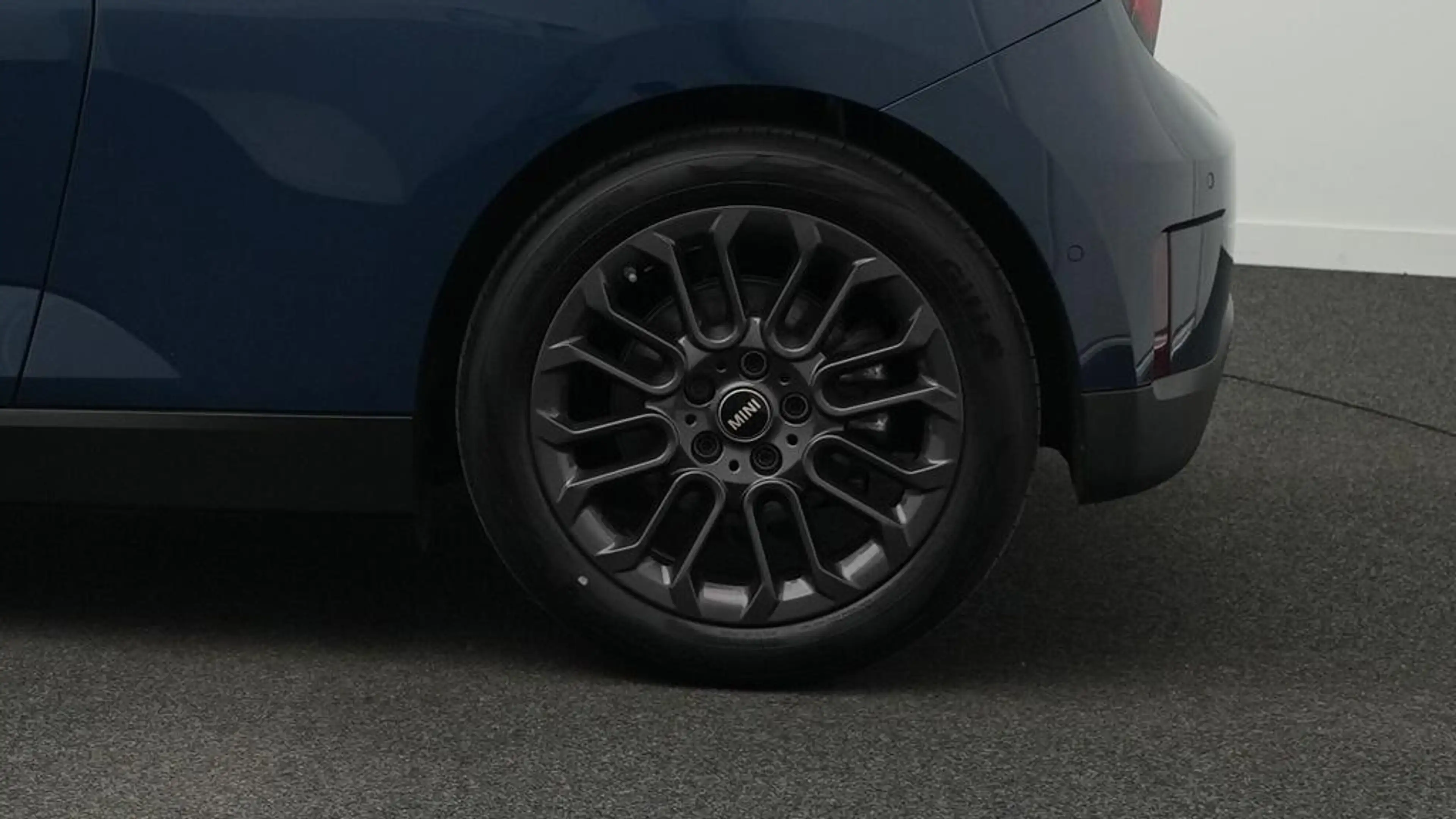 MINI Cooper E Favoured Trim — photo 10