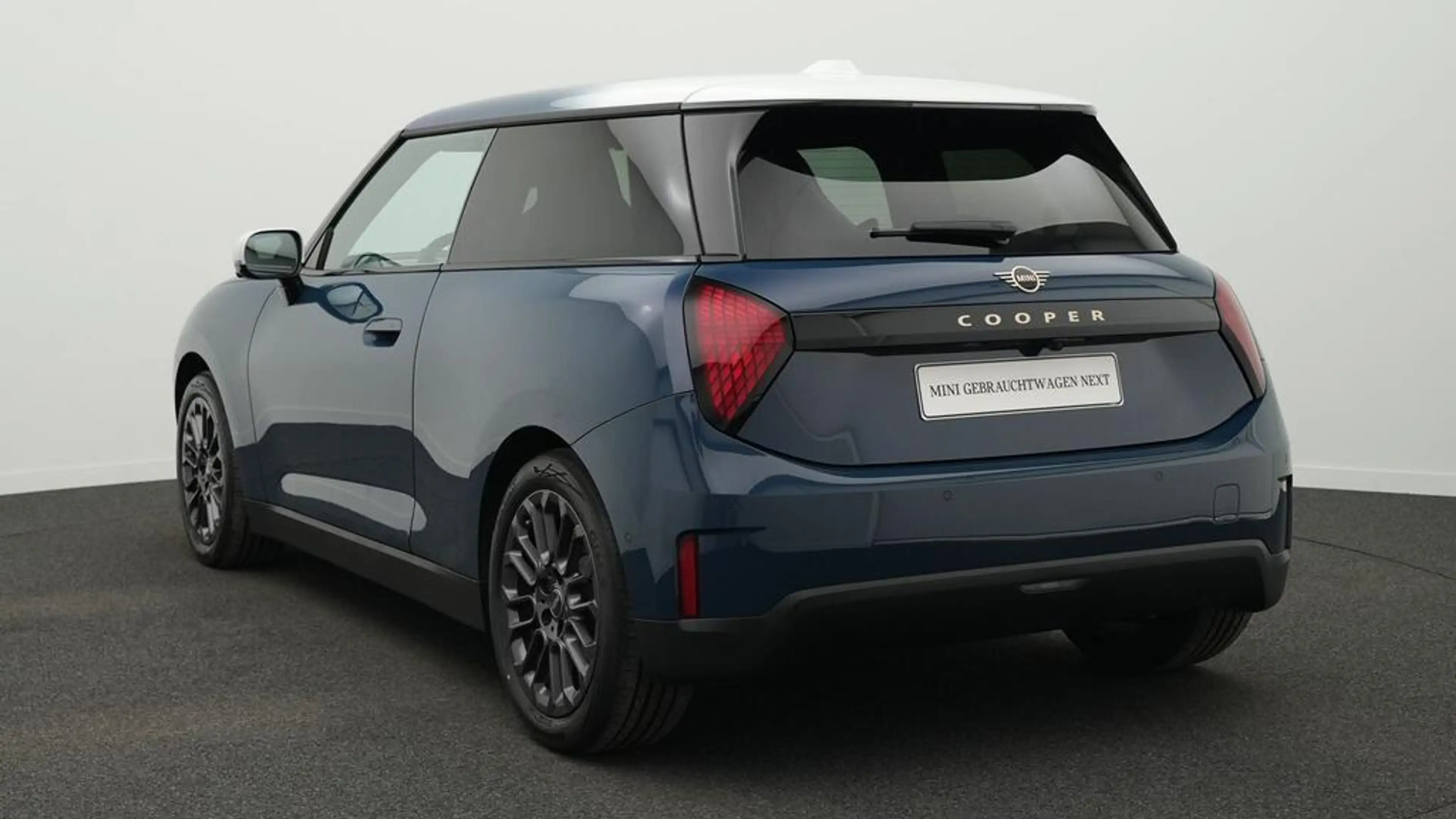 MINI Cooper E Favoured Trim — photo 4