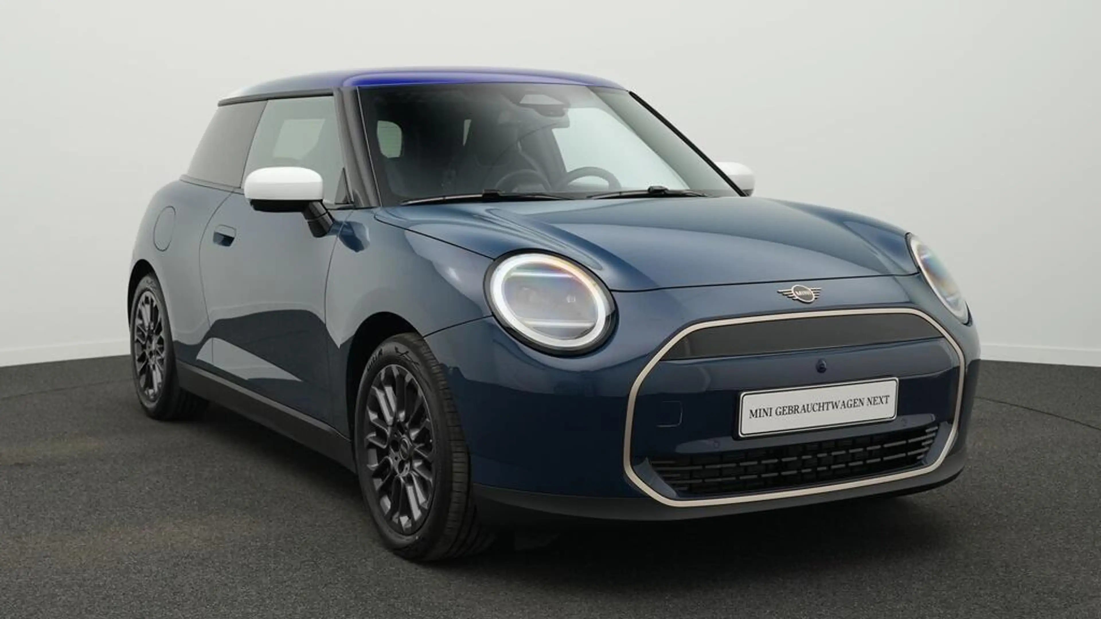MINI Cooper E Favoured Trim — photo 14