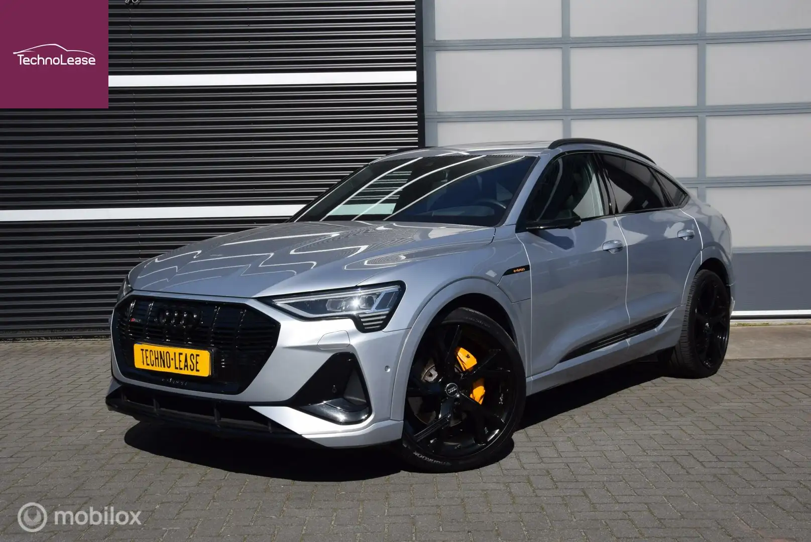 Audi e-tron Sportback 55 95kWh quattro edition S-Line Panorama Grijs - 1
