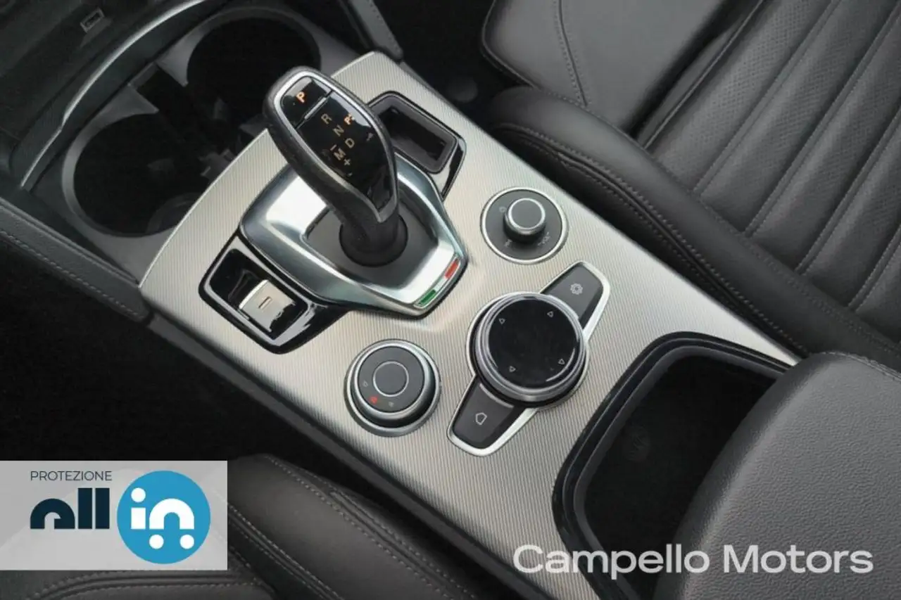 Alfa Romeo Stelvio 2025 — фото 15