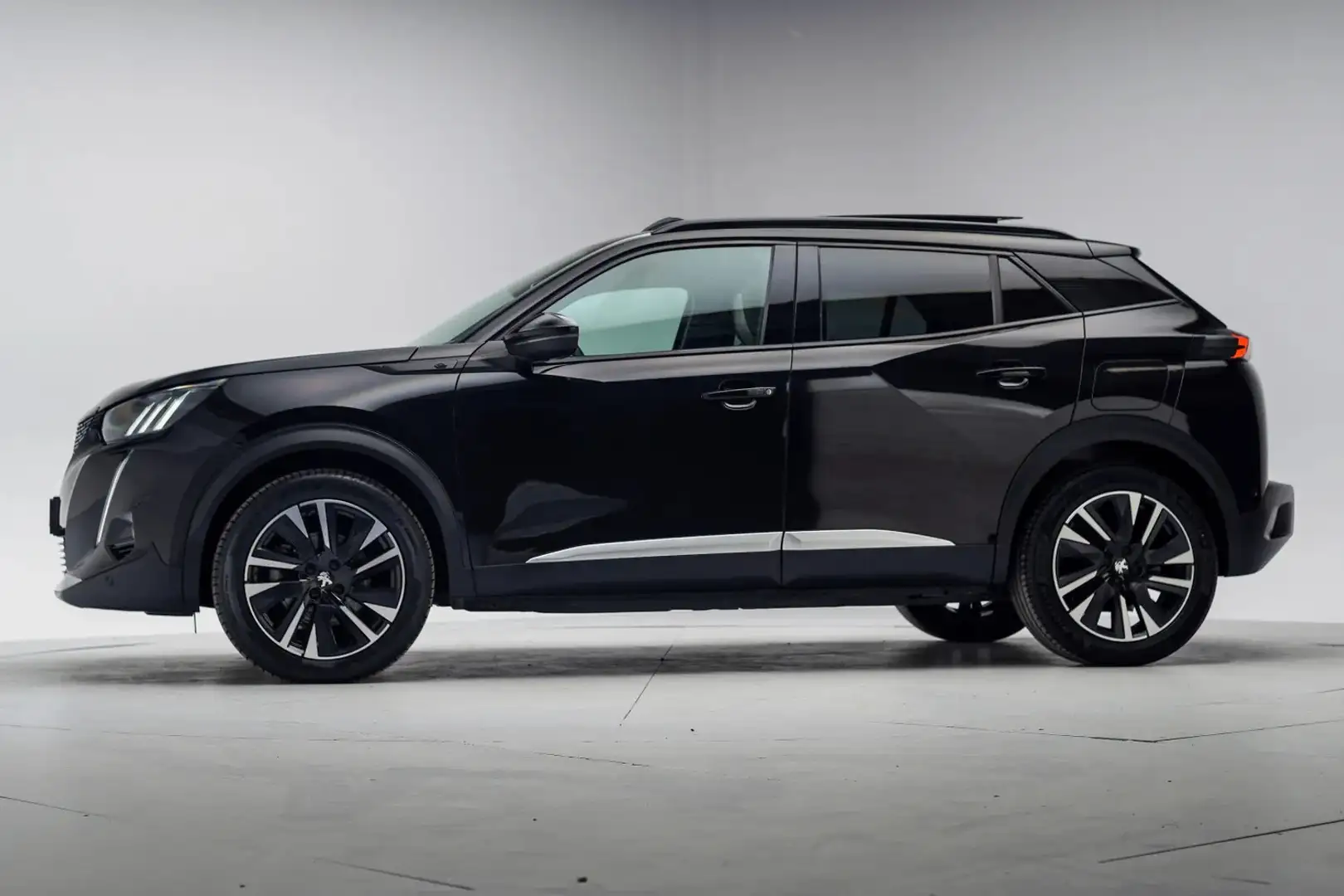 Peugeot e-2008 GT Premiere EV 50kWh [ Panorama Leder/Alcantara LE Zwart - 2