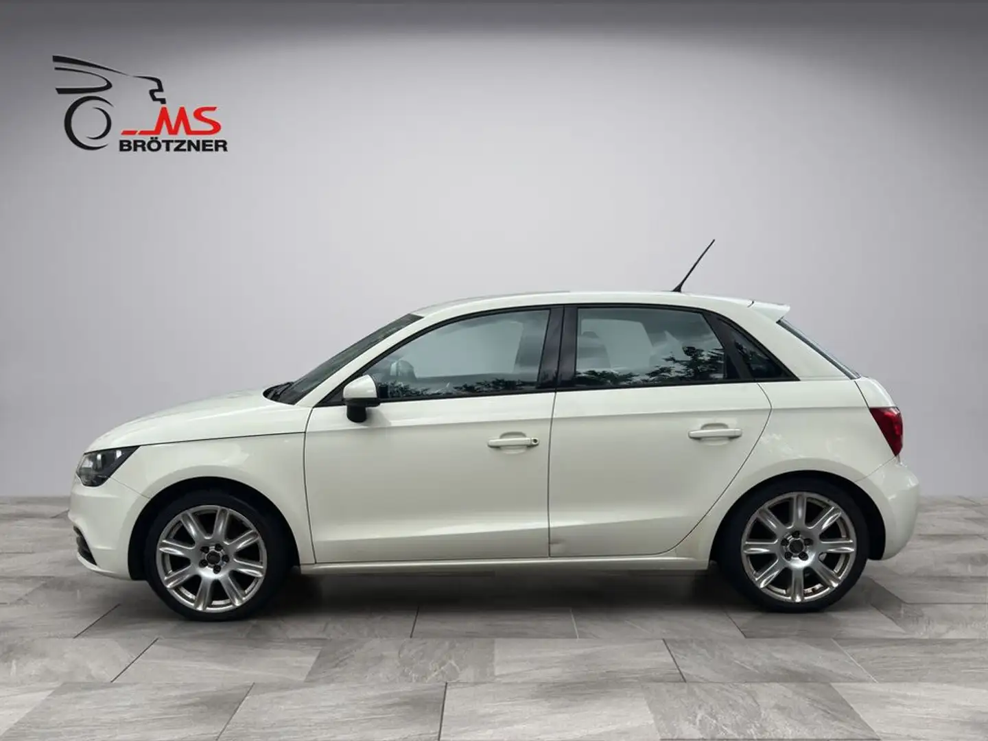 Audi A1 Attraction Weiß - 2