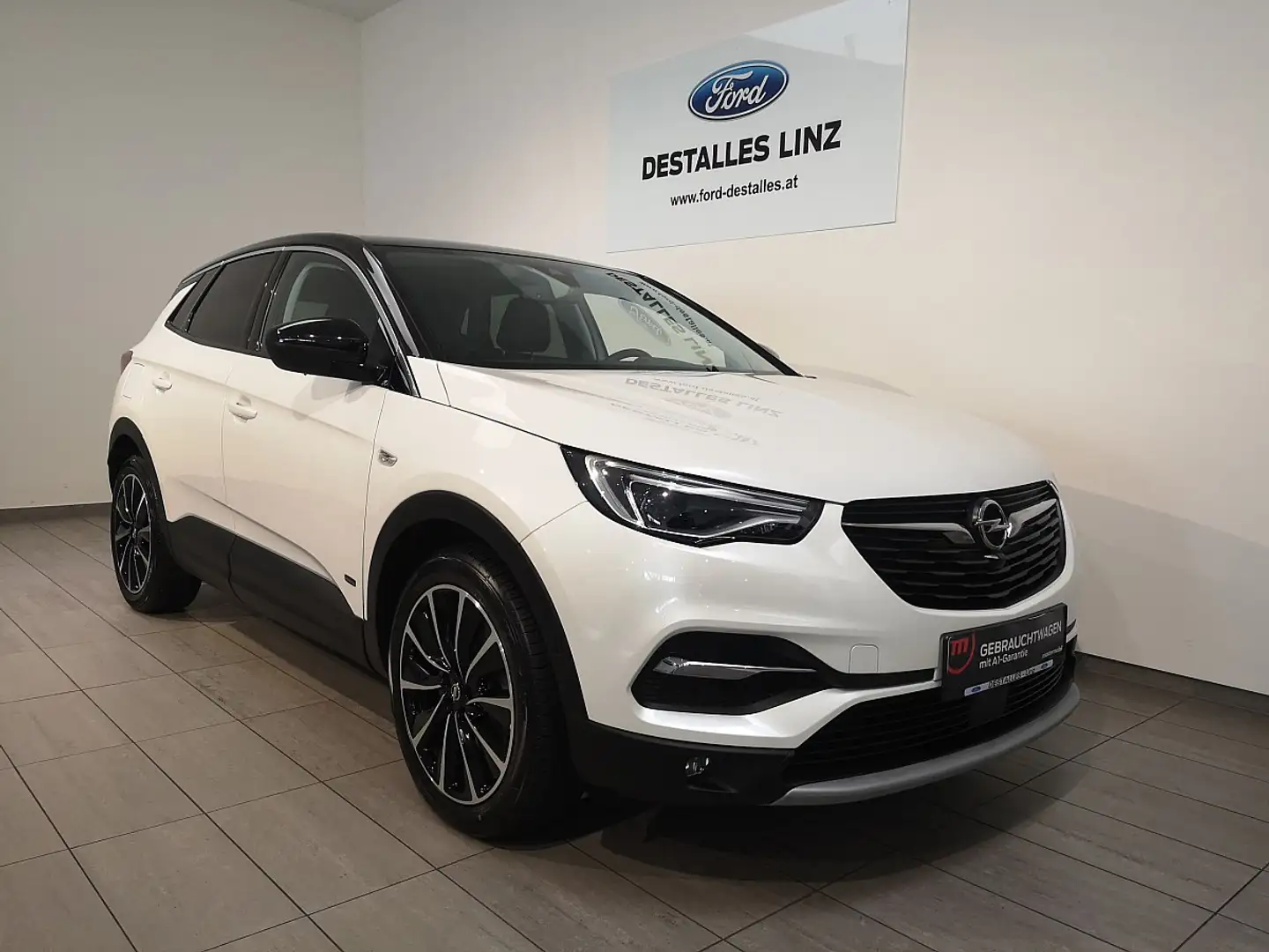 Opel Grandland X 1,6 Turbo PHEV Innovation Weiß - 1