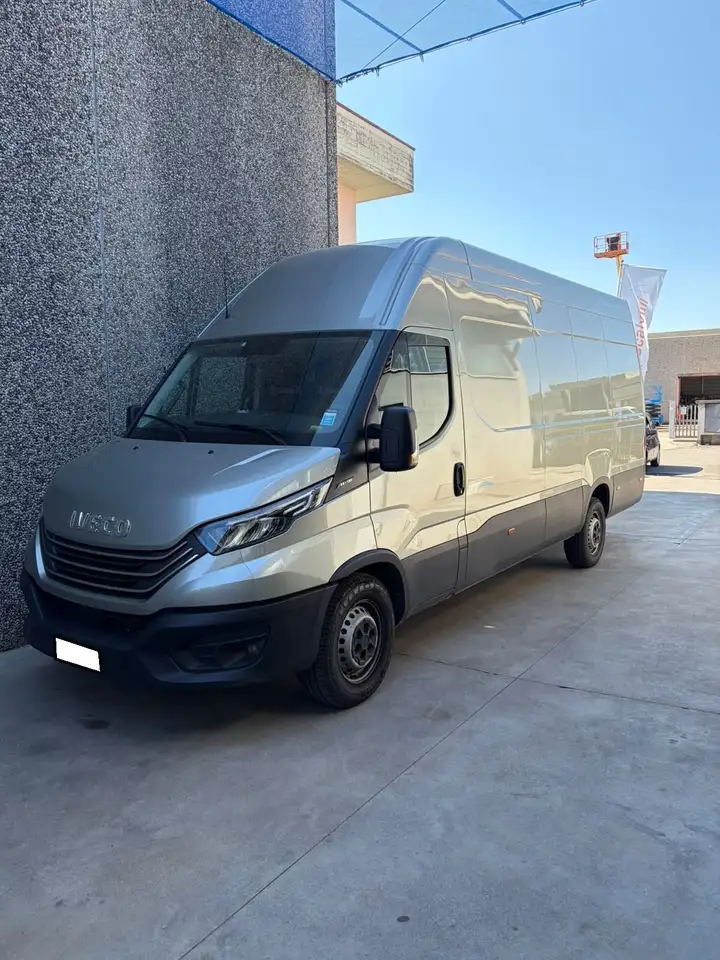 Iveco Daily 35S18HV 3.0 HPT PLM-TA Furgone — photo 1 of 7