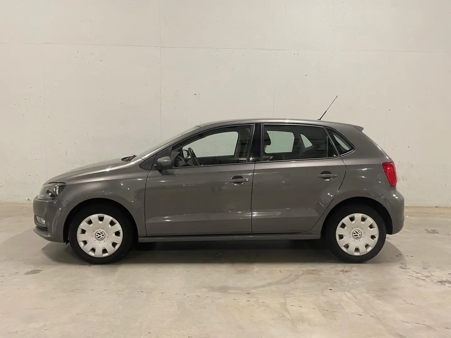 Volkswagen Polo 1.0 5drs. Airco Cruise Control Trekhaak Gris - 2