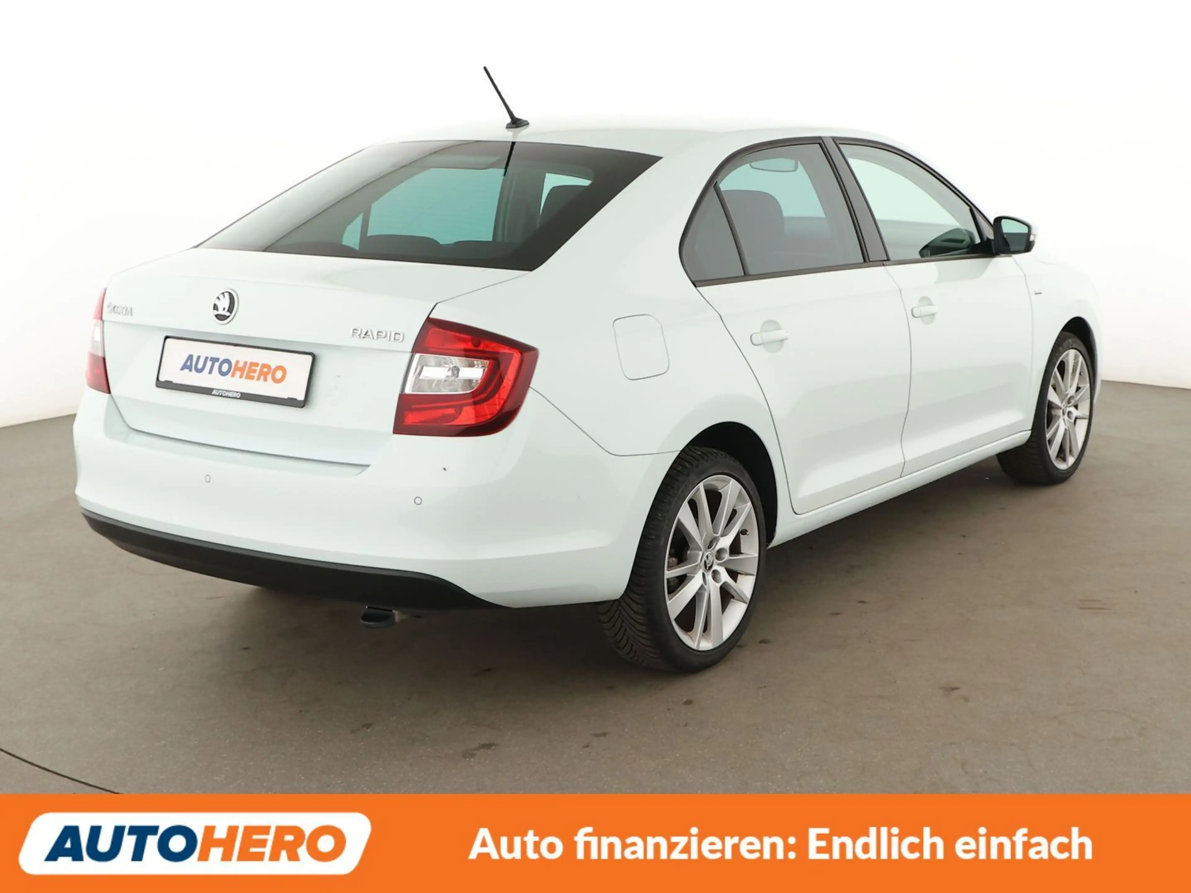 Skoda Rapid/Spaceback 1.0 TSI Clever*PDC*SHZ*KLIMA*TEMPO*GARANTIE* — photo 6