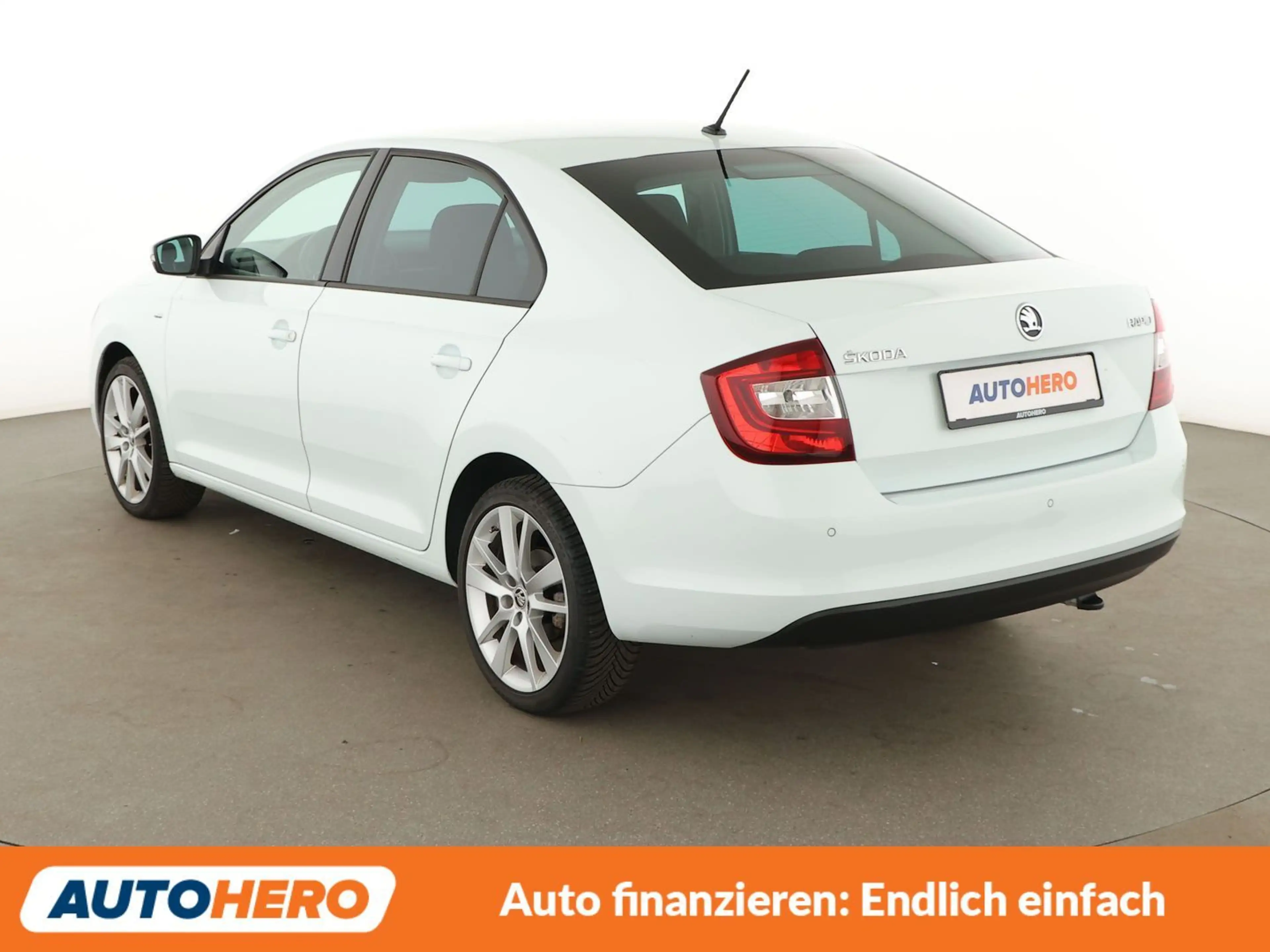Skoda Rapid/Spaceback 1.0 TSI Clever*PDC*SHZ*KLIMA*TEMPO*GARANTIE* — photo 4