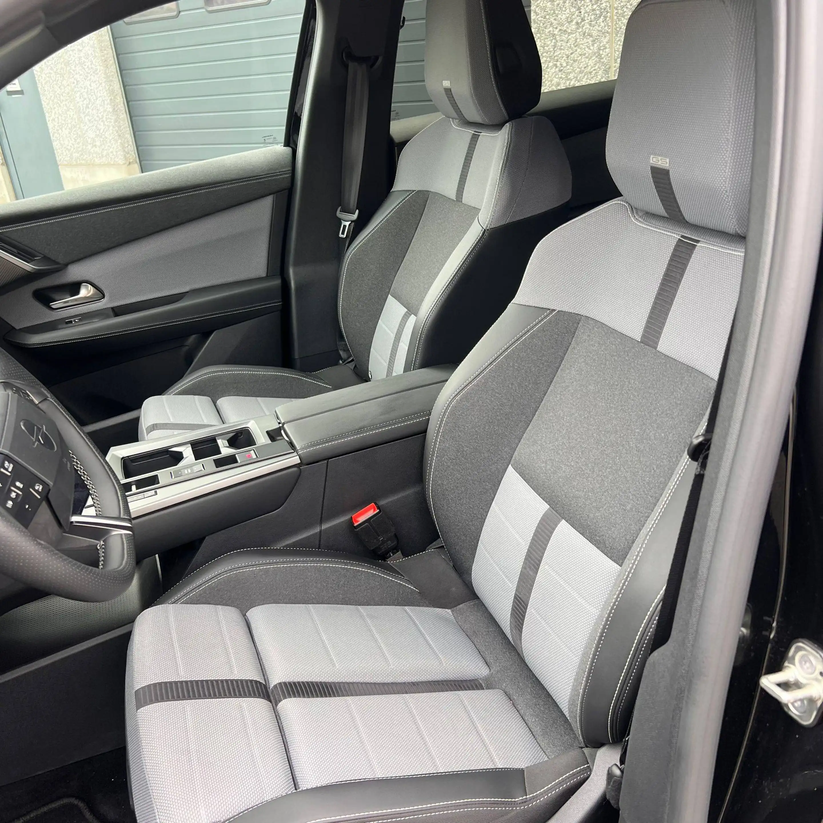 Opel Grandland GS Hybrid 145 — photo 9